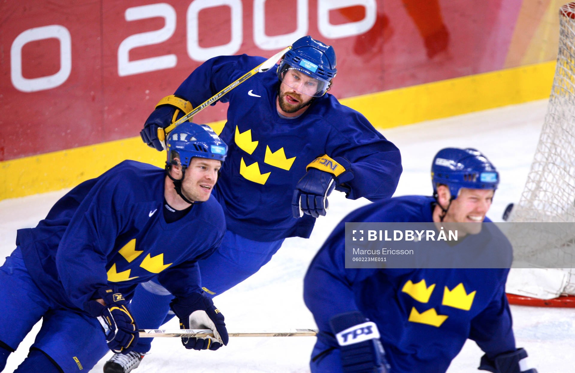 Fredrik Modin, Peter Forsberg och Mtas Sundin trampar runt
