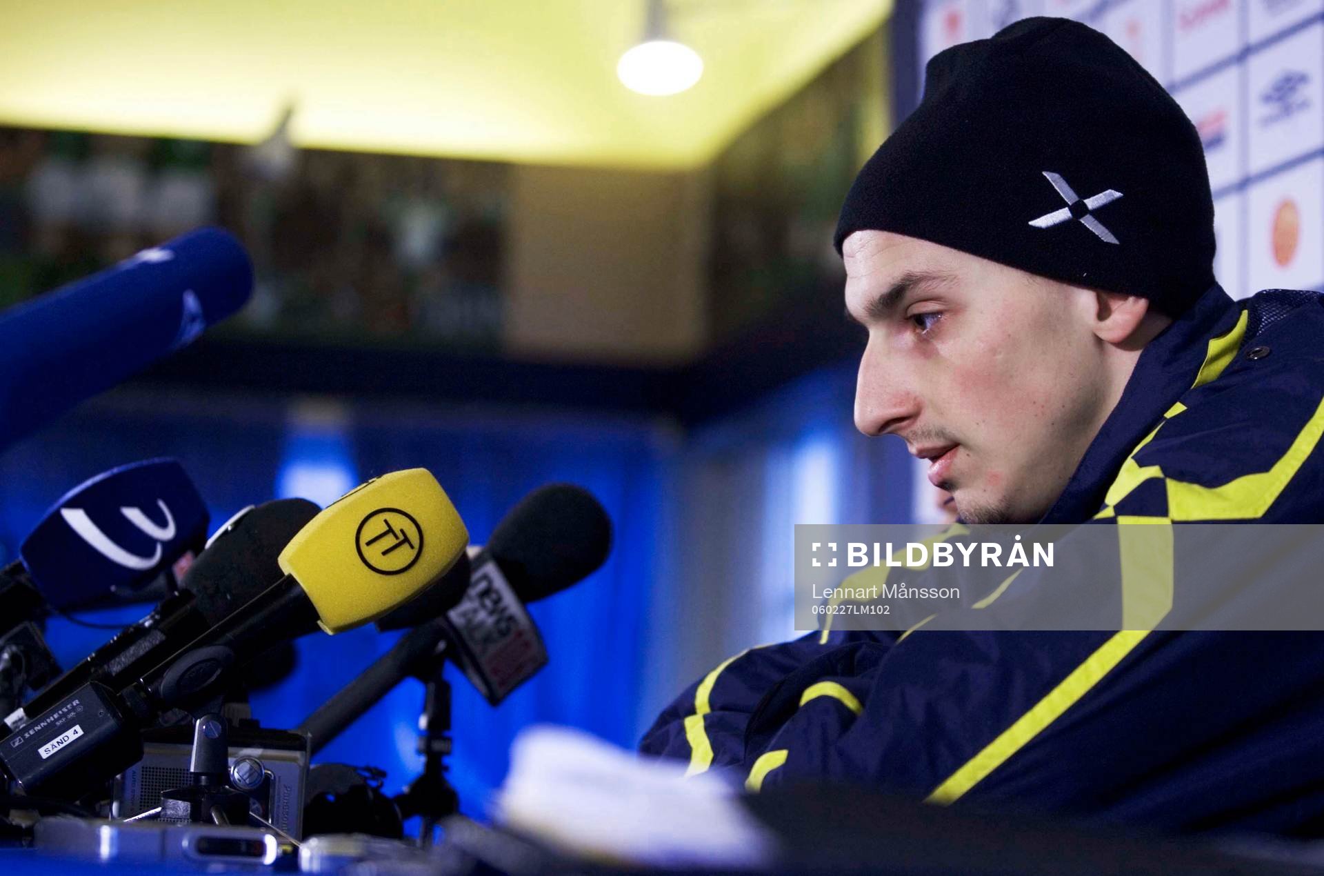 Zlatan Ibrahimovic och mikrofonedrna