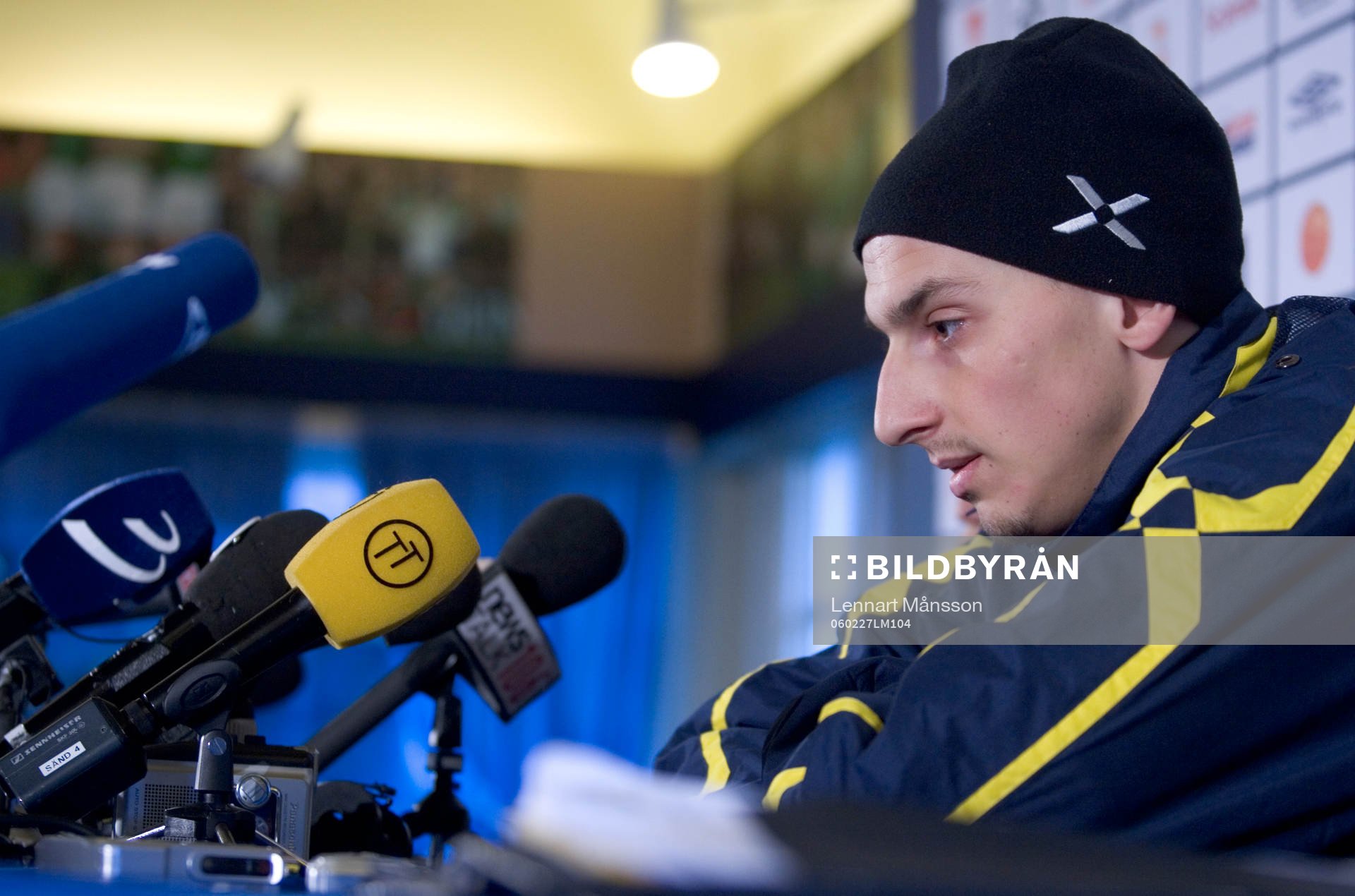 Zlatan Ibrahimovic och mikrofonedrna