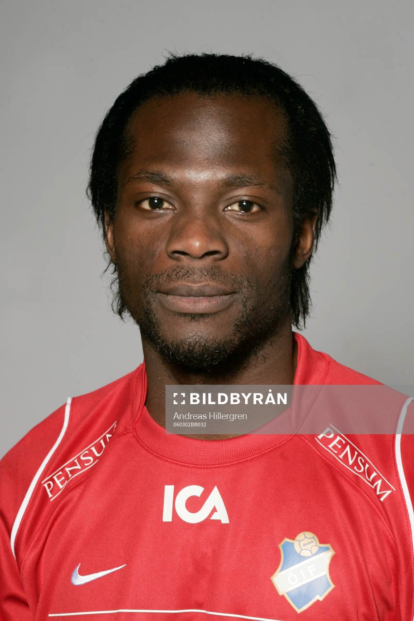  John Pelu.