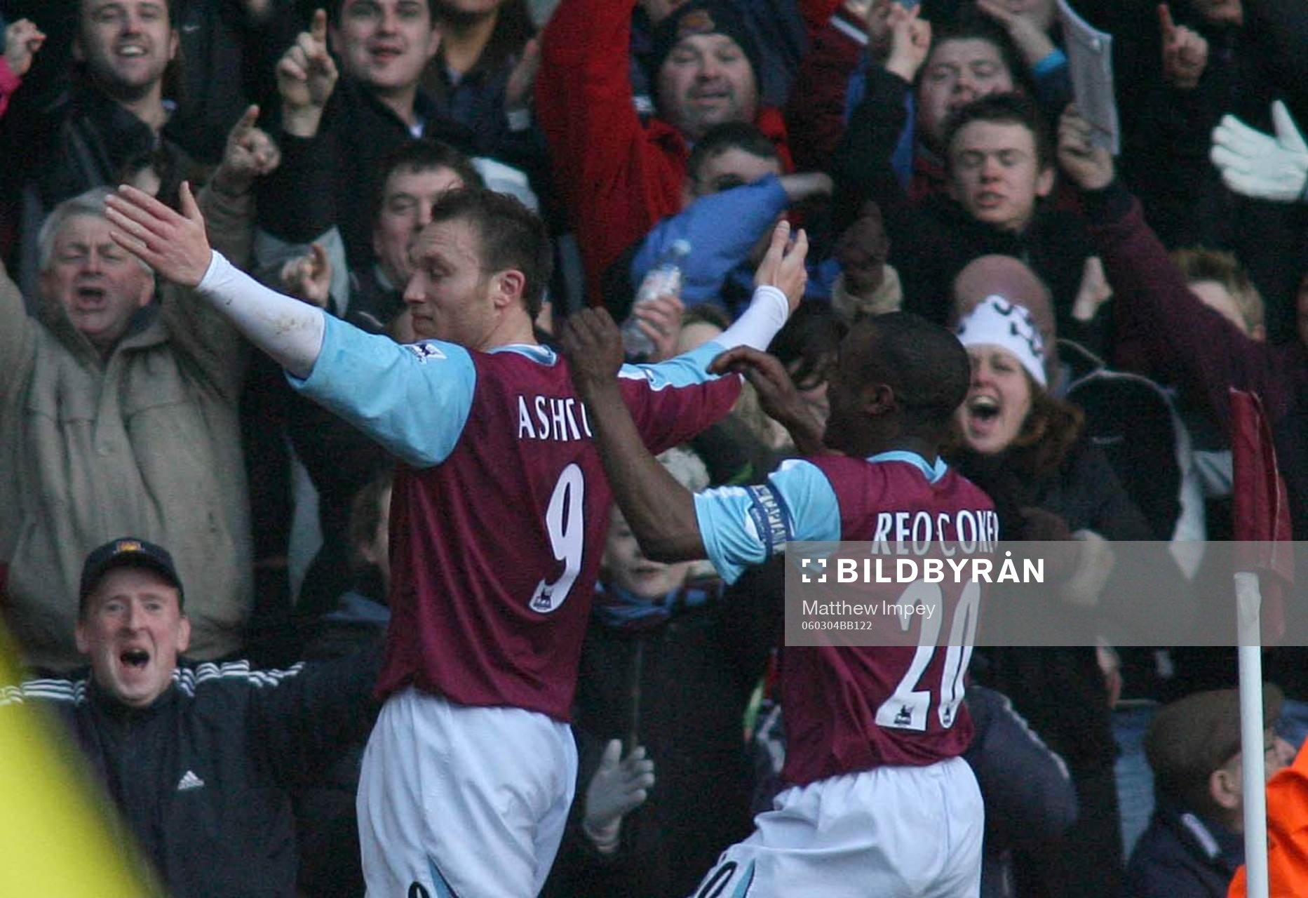 Dean Ashton och Nigel Reo-Coker, West Ham (Jubel)