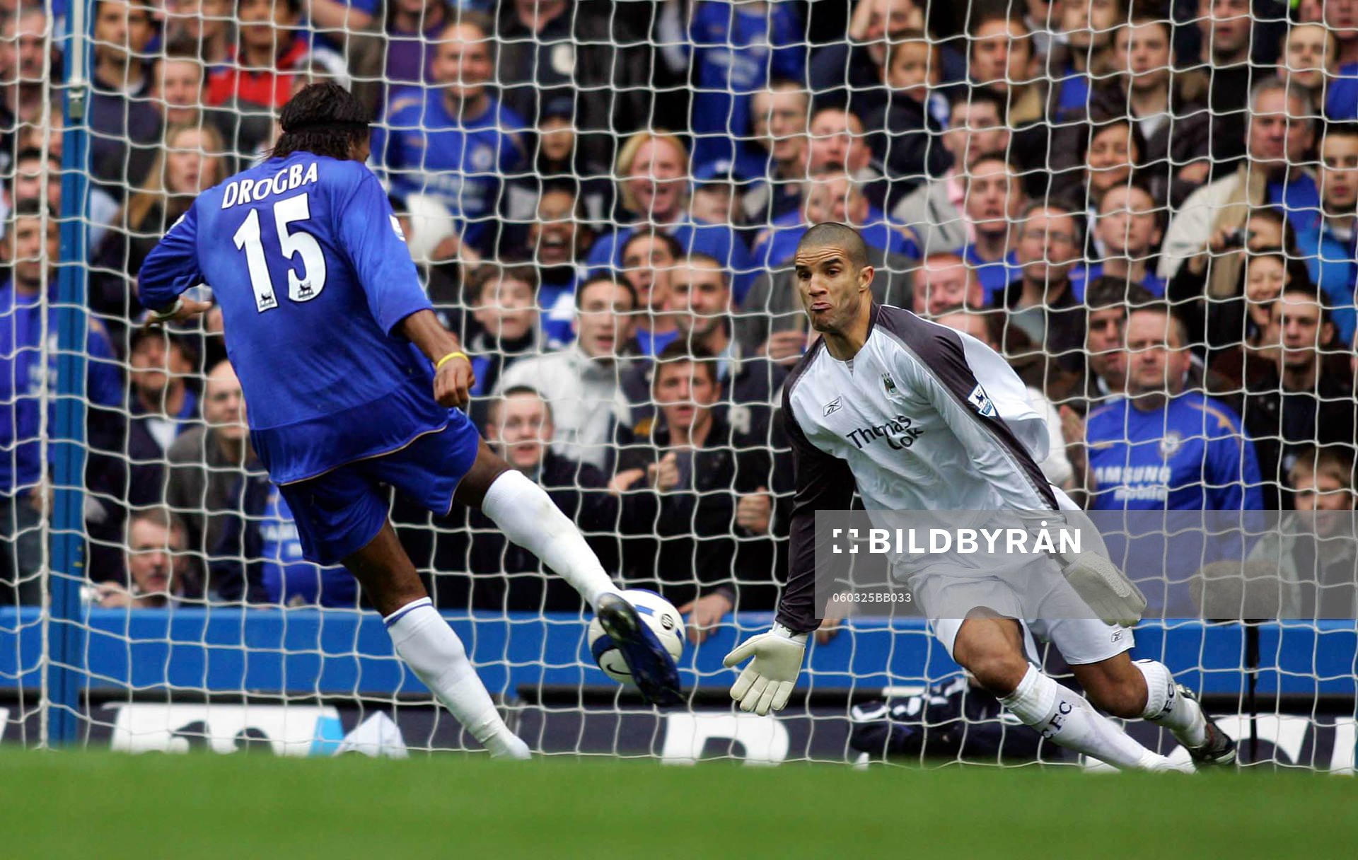 Didier Drogba, Chelsea gör mål på Manchester City's
