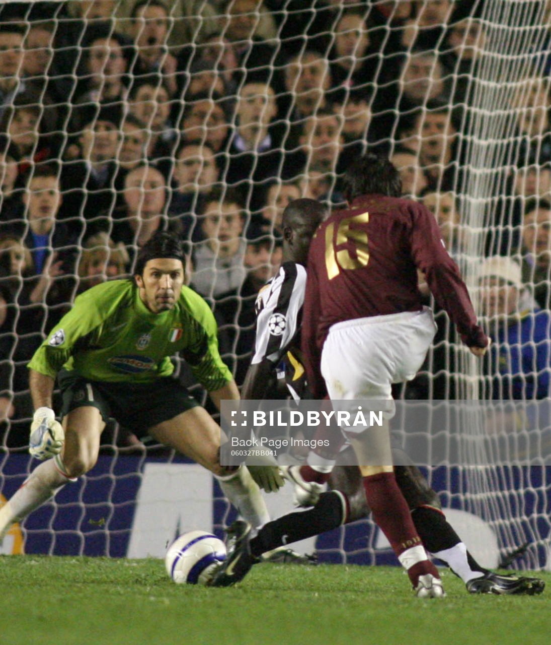 Cesc Fabregas, Arsenal gör 1-0 bakom Gianluigi Buffon,