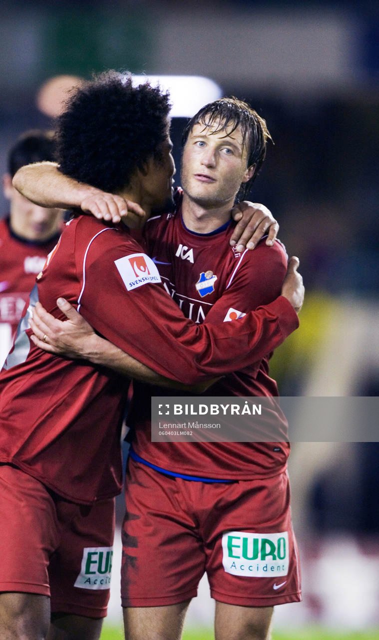 Bäste Öster-spelare Marco Da Silva kramas om av Fredrik