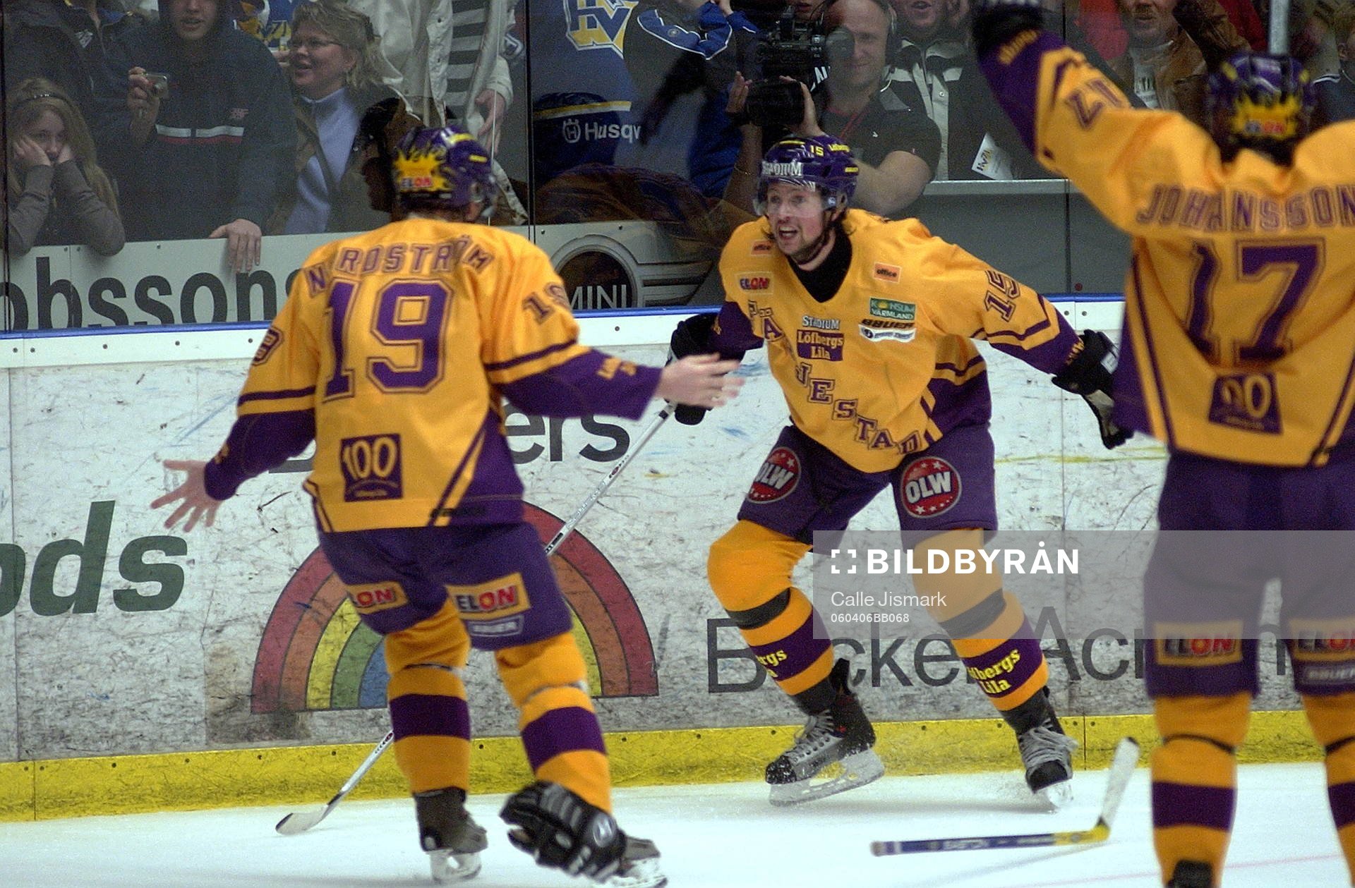 4-3 till Färjestad gör Rickard Wallin i mitten först att