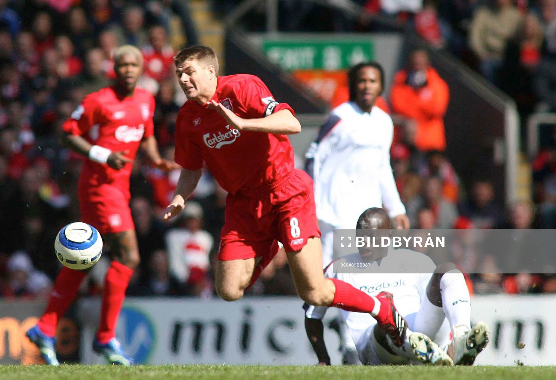 Steven Gerrard, Liverpool och Abdoulaye Faye, Bolton