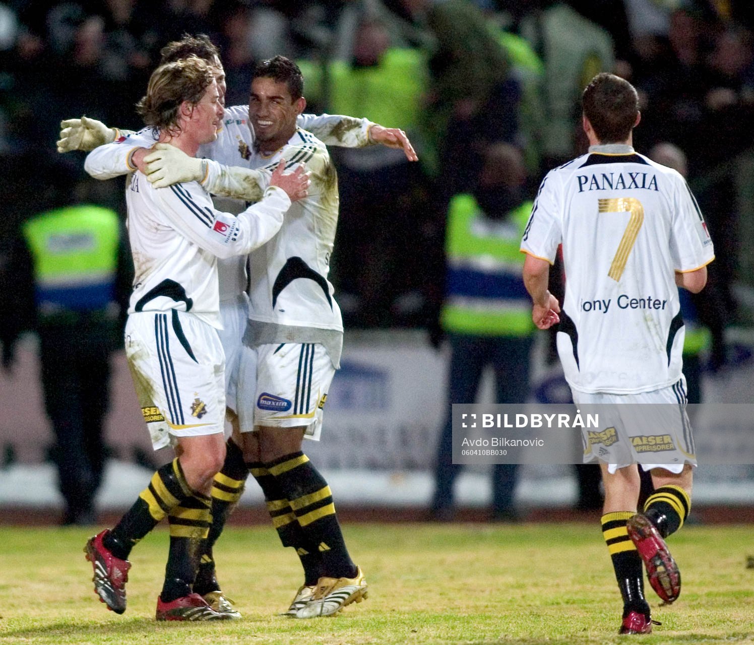 AIK spelare jublar