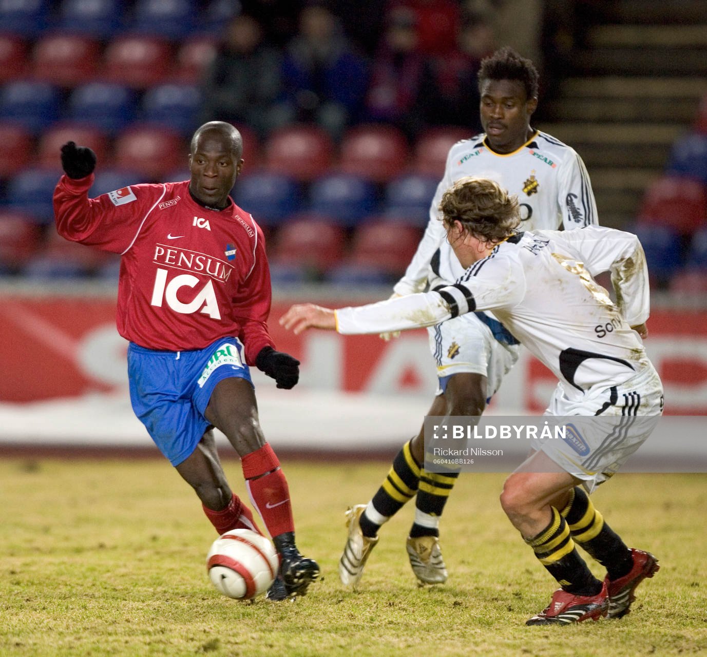 John Pelu, Öster och Derek Boateng, AIK