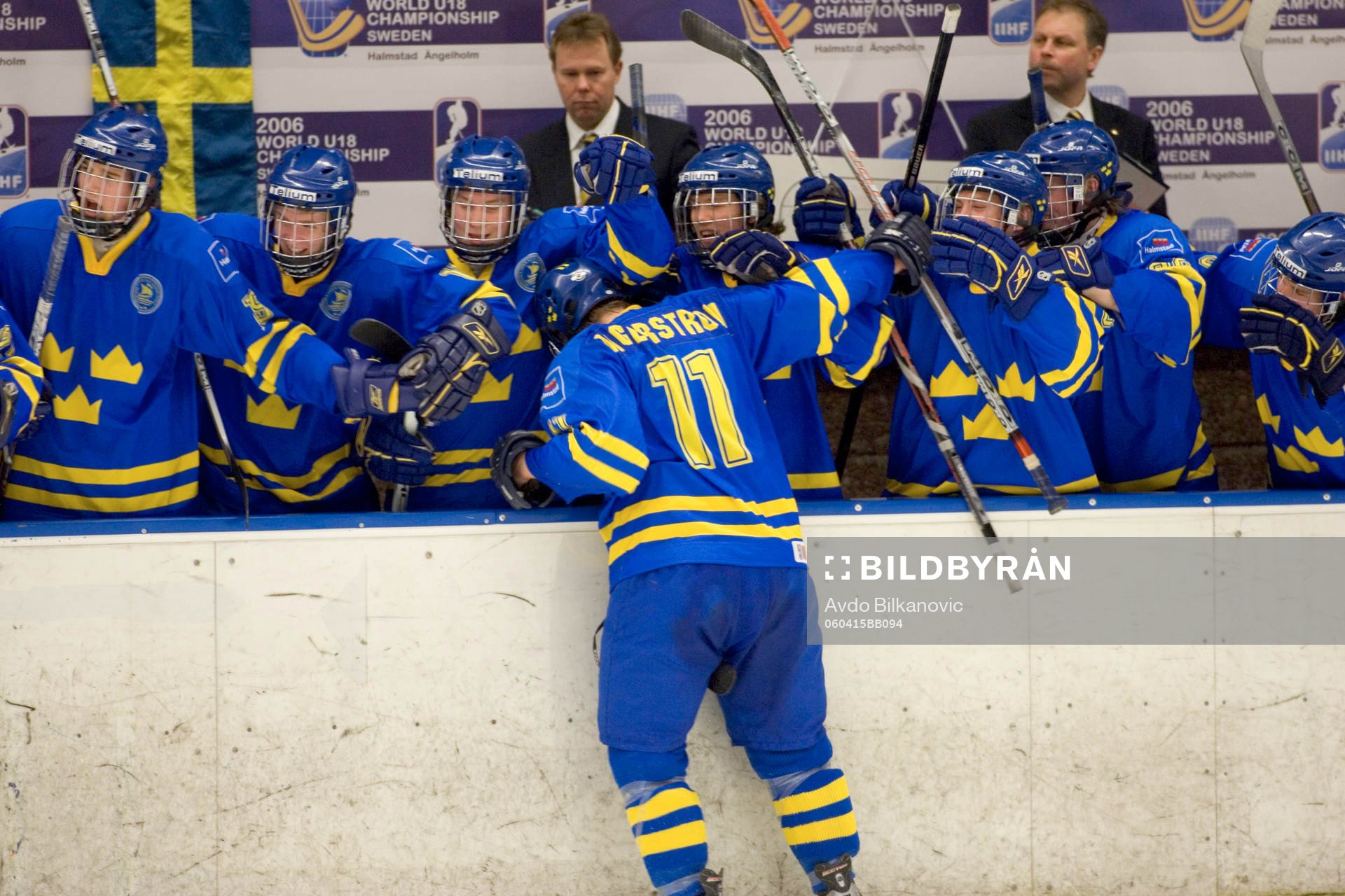 Tony Lagerström, jubel med sina lagkamrater