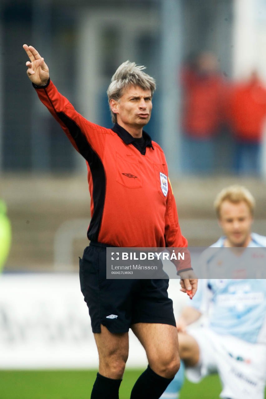 Domaren Peter Fröjdfeldt var inte poppis på  Malmö