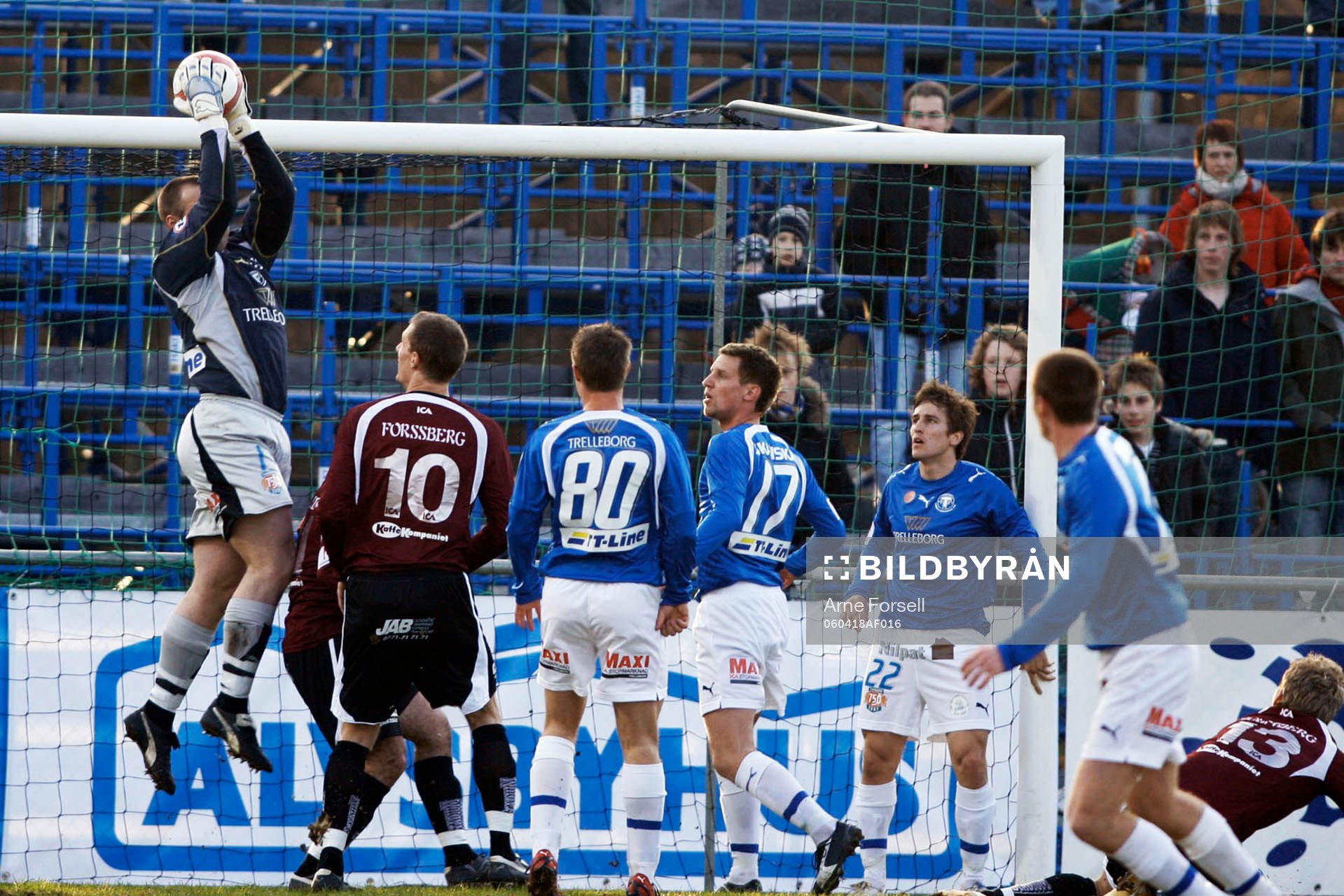 TFF:s duktige målvakt Fredrik Persson i aktion