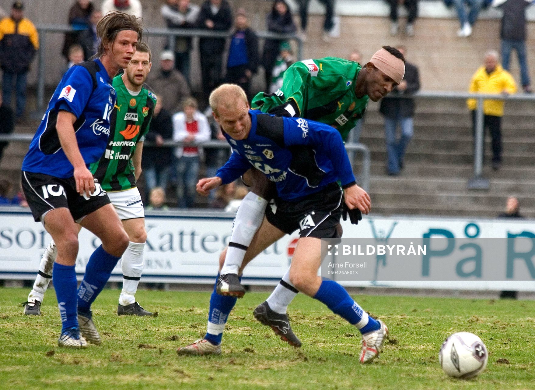 Gais bandagerade Khari Stephenson i tilltrasslad situation