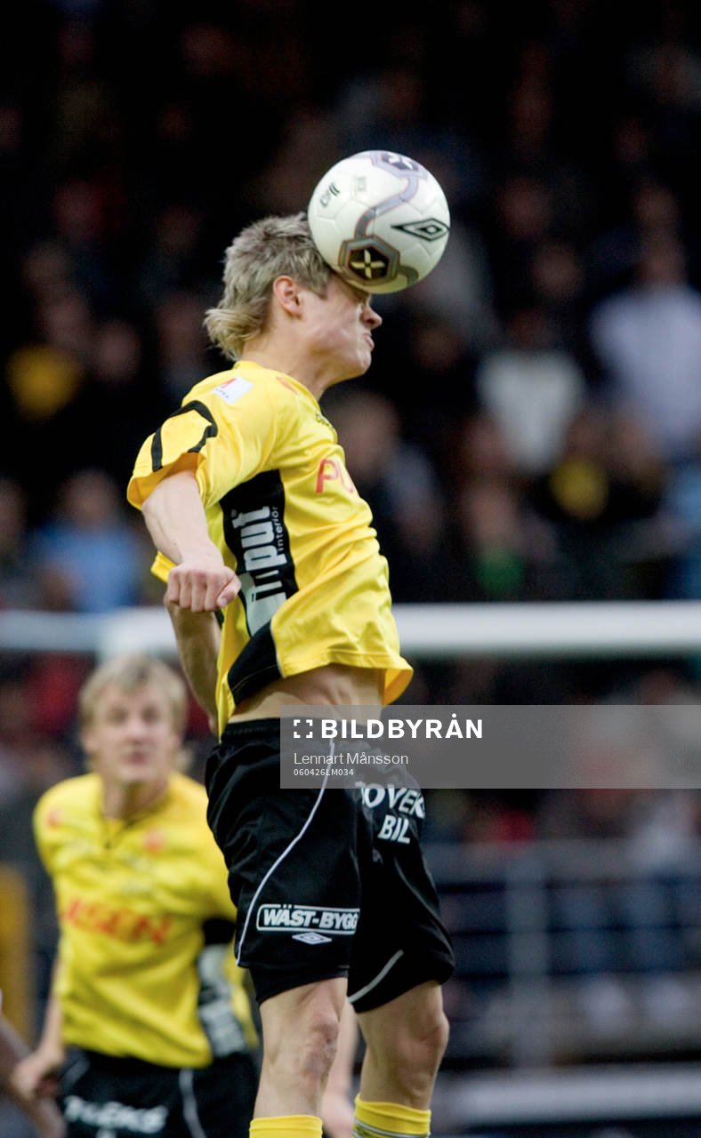 Joakim Sjöhage nickar till
