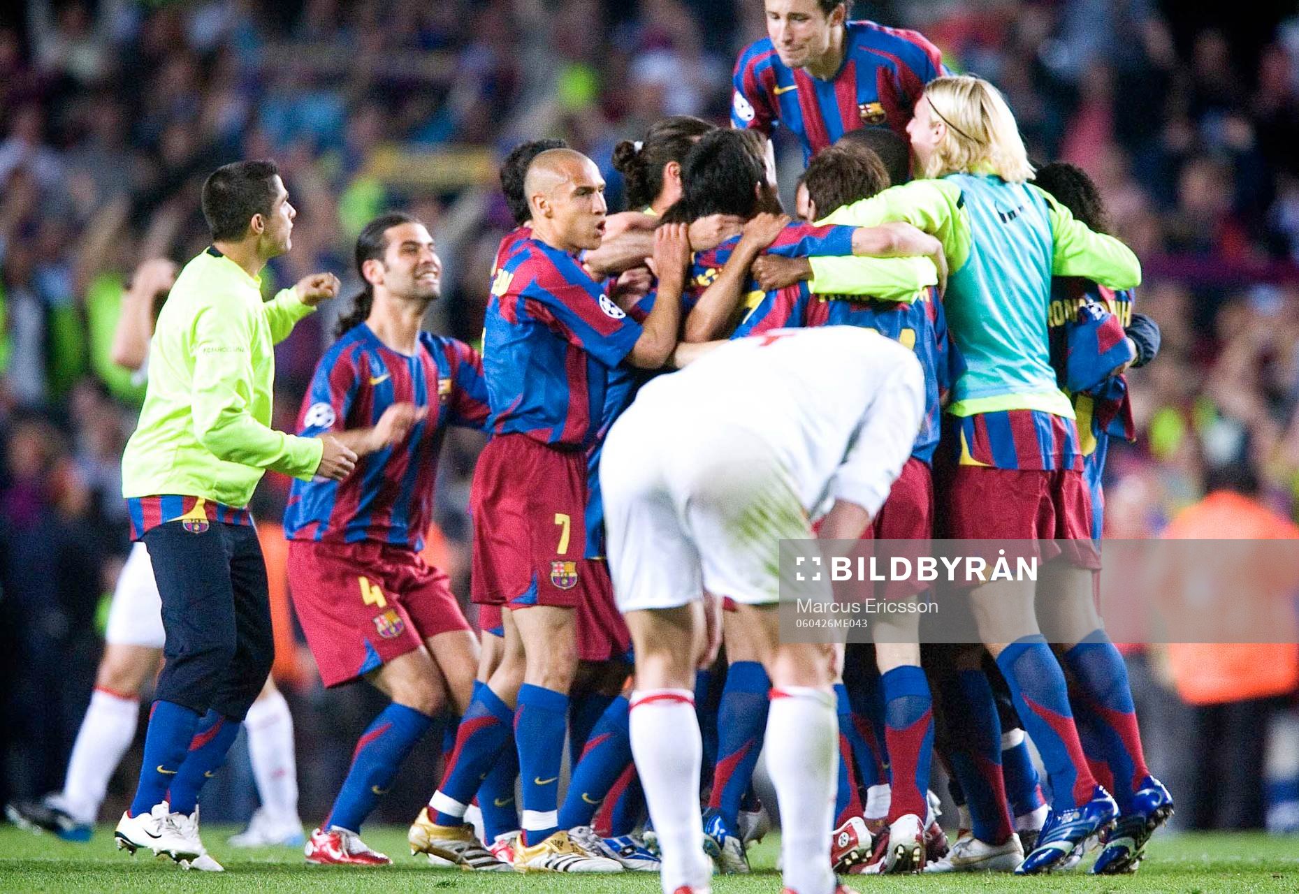 Henrik Larsson jublar med sitt Barcelona