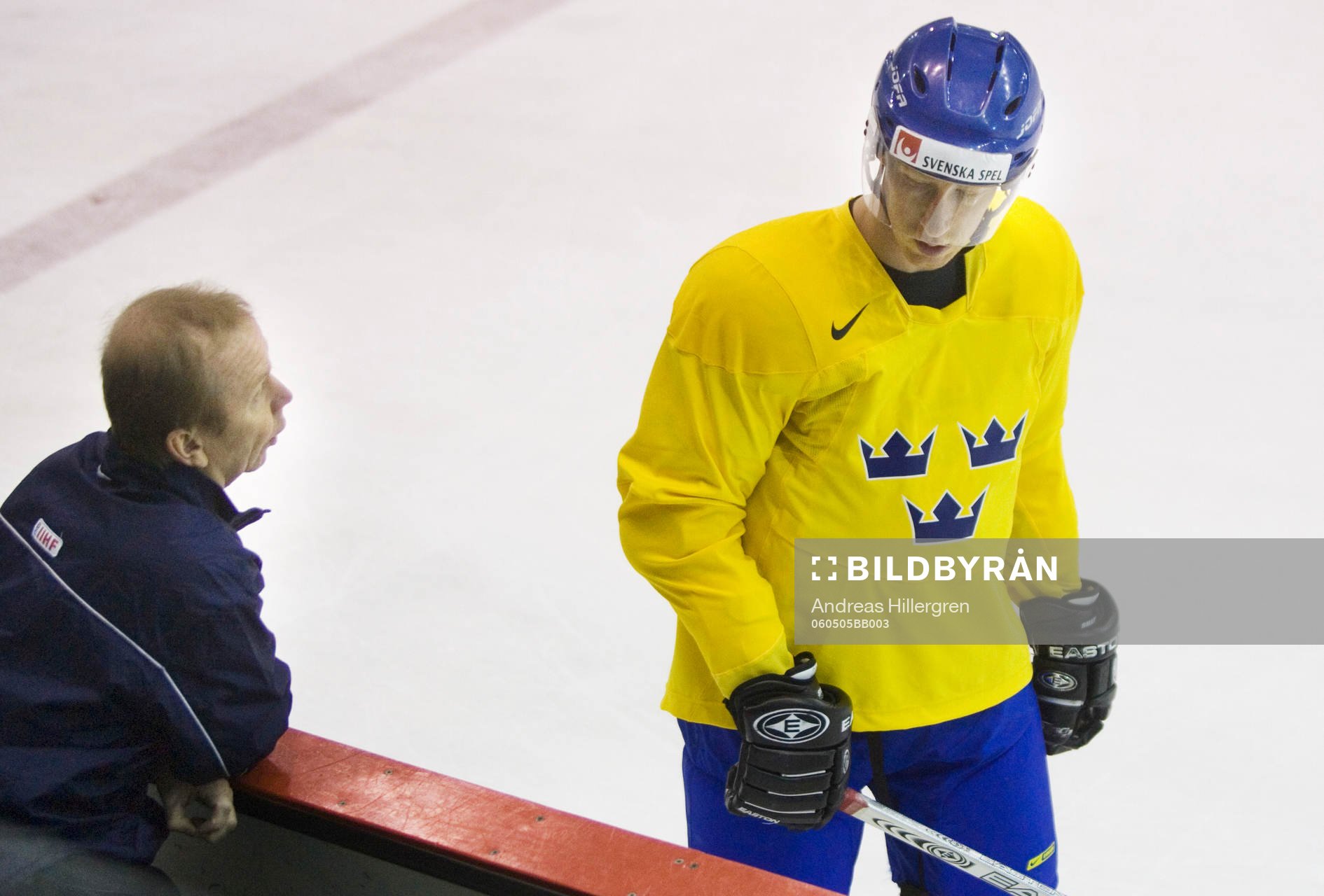Tomas Karlsson (Sjukgymnast) pratar med Jörgen jönsson