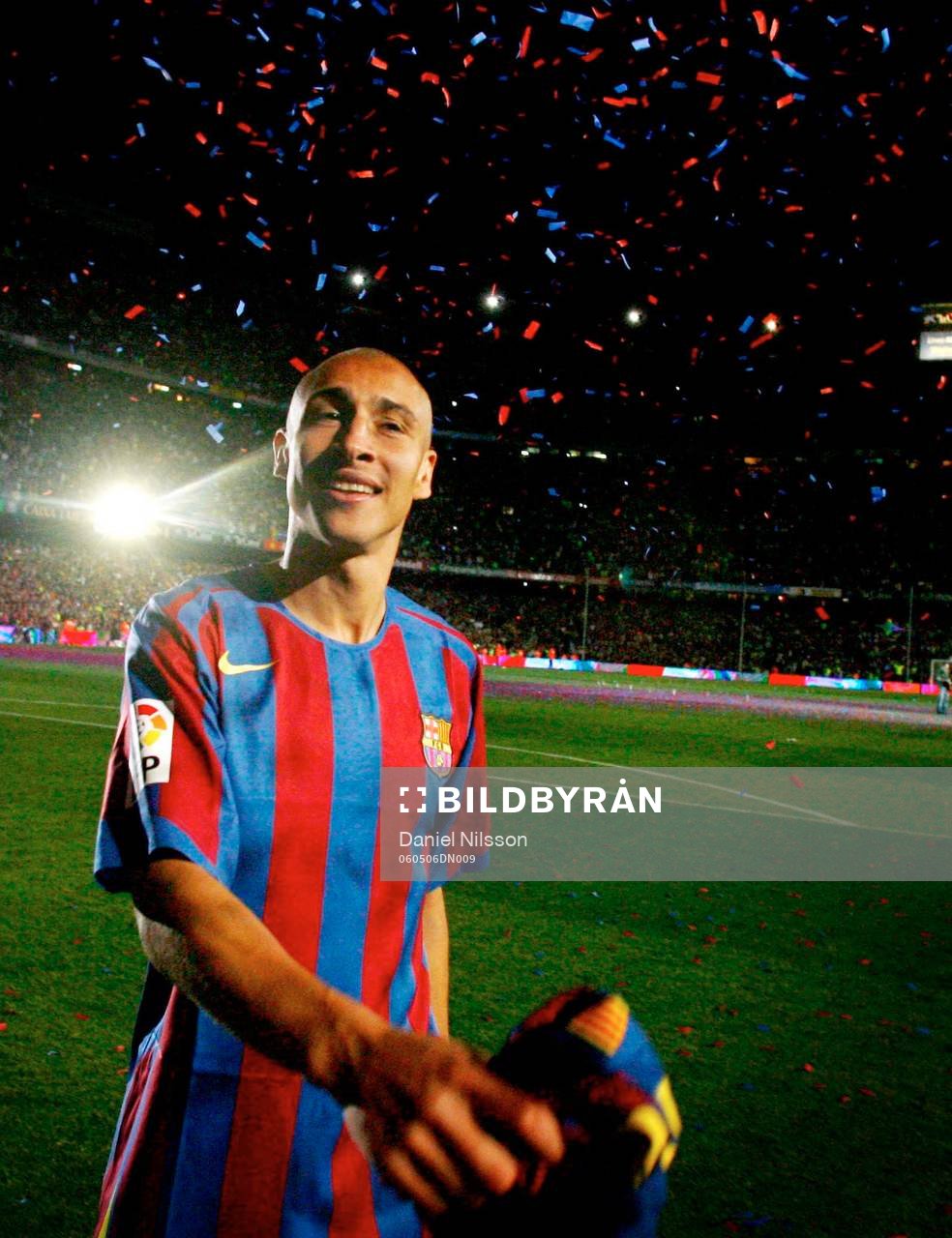 Henrik Larsson, Barcelona, tar emot jublet från fansen på