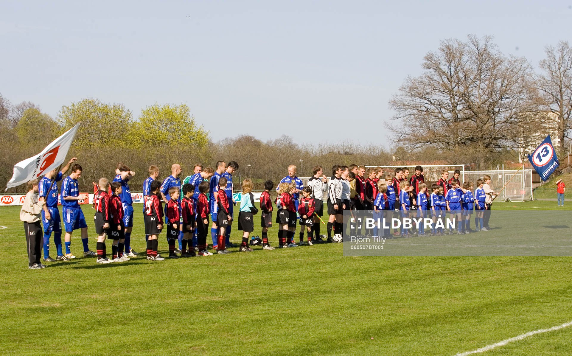  Line up.   