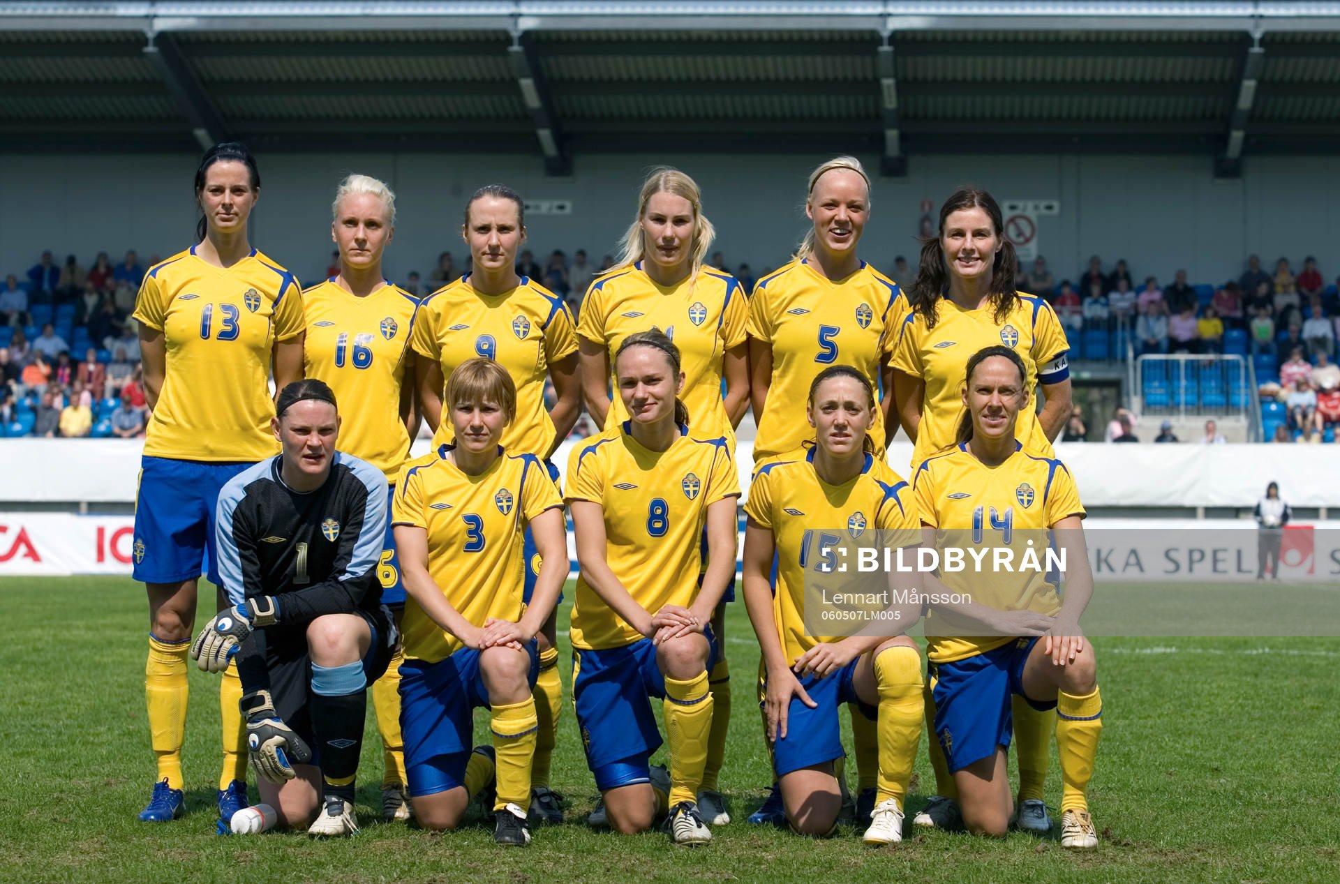 Lagbild Sverige Övre Raden Fr v. Lotta Schelin, Caroline