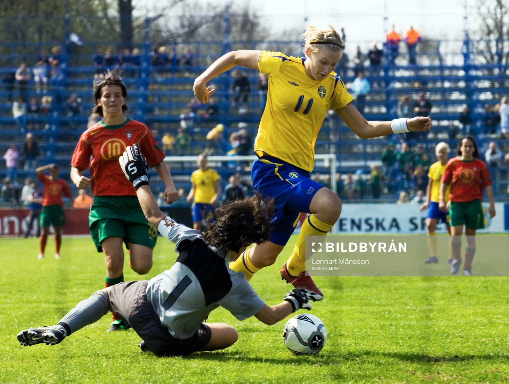 Maria Aronsson, Sverige fri med Portugals målvakt, men