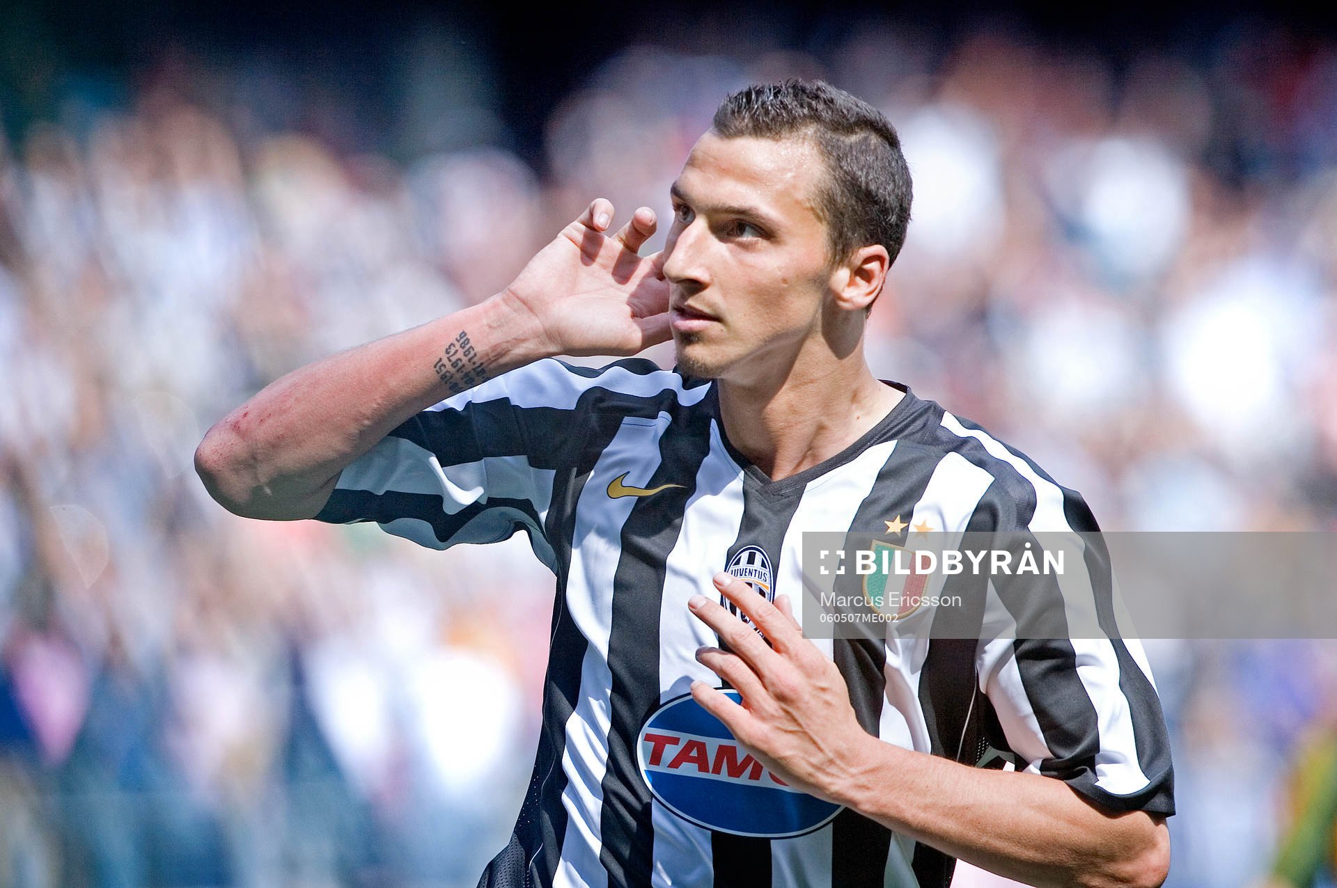  Zlatan Ibrahimovic jubel efter sitt 2-0 mål