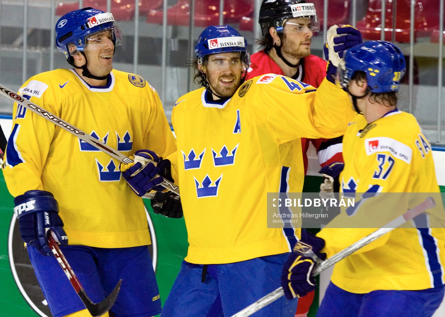 1-0 genom Henrik Zetterberg, grattas av Johan Franzen och