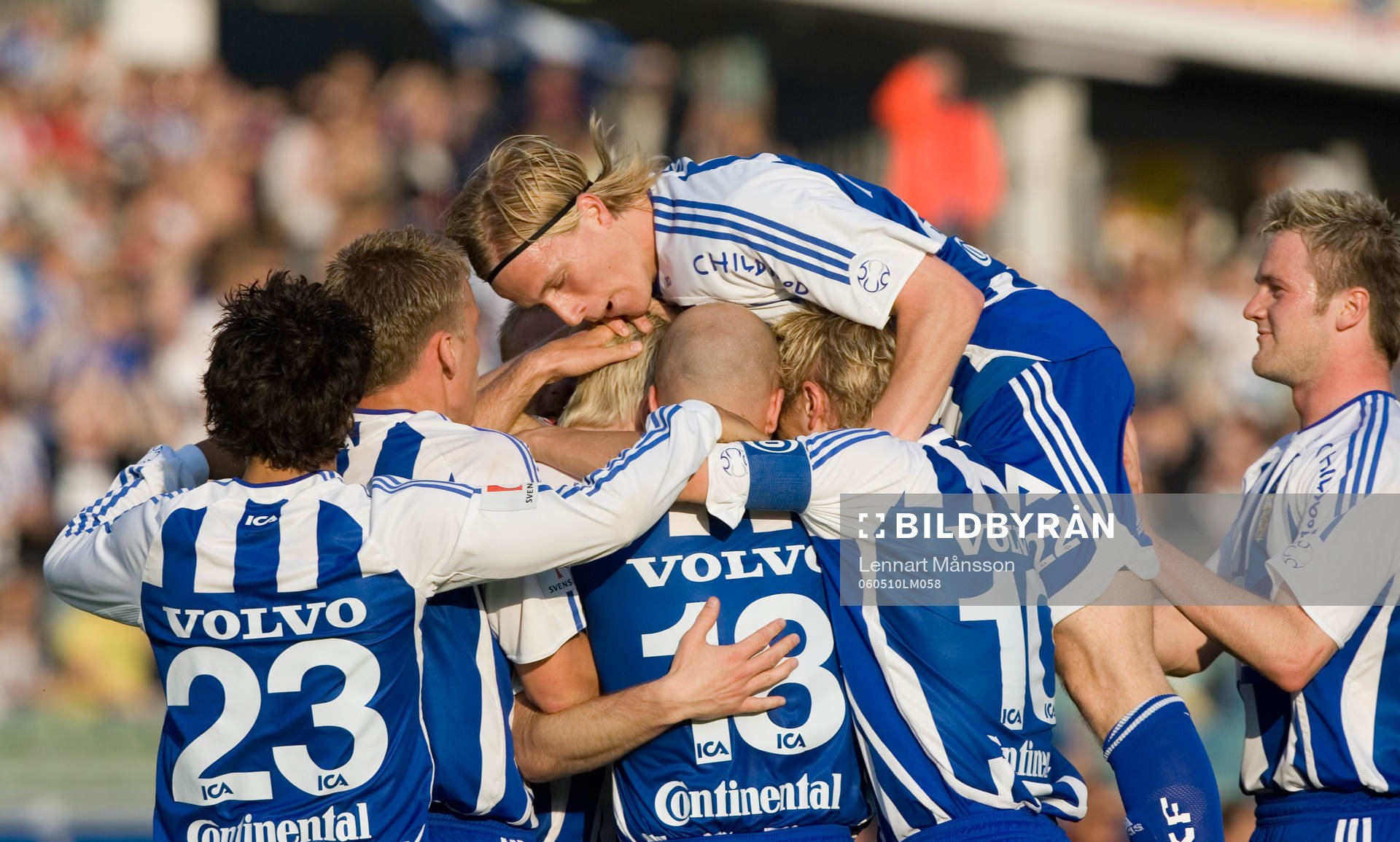 1-0 Pontus Wernbloom, som grattas