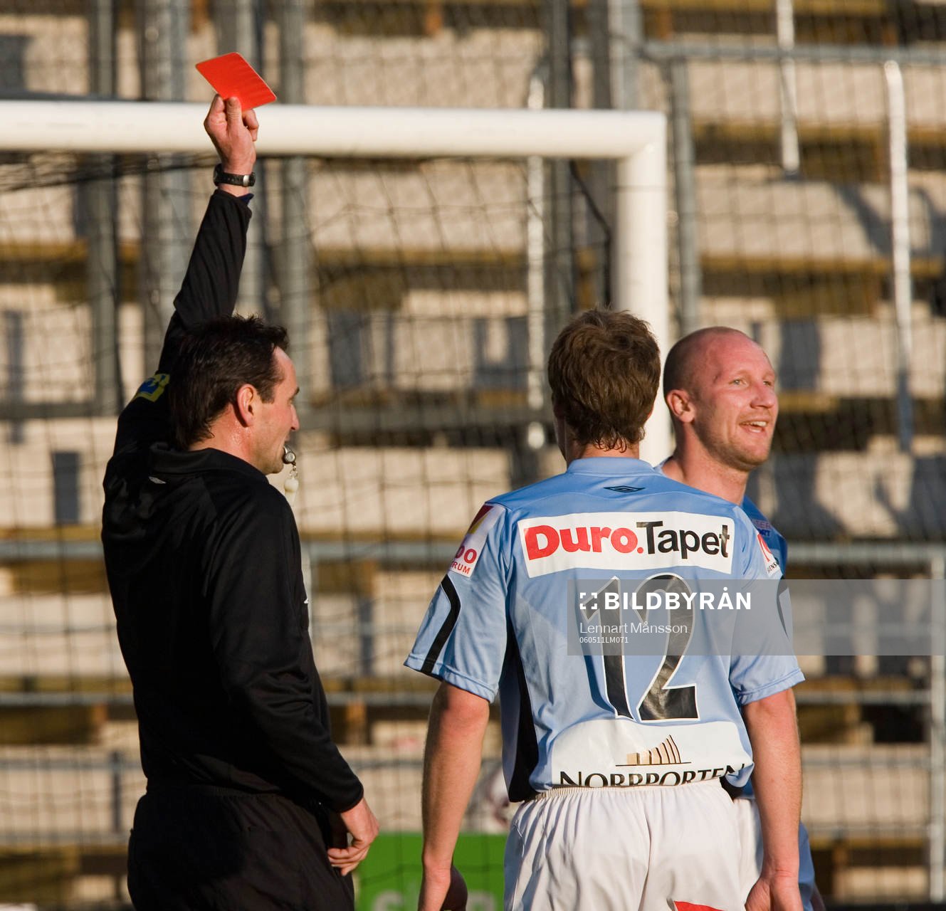 Utvisning och straff, Thomas Hedlund får rött kort av