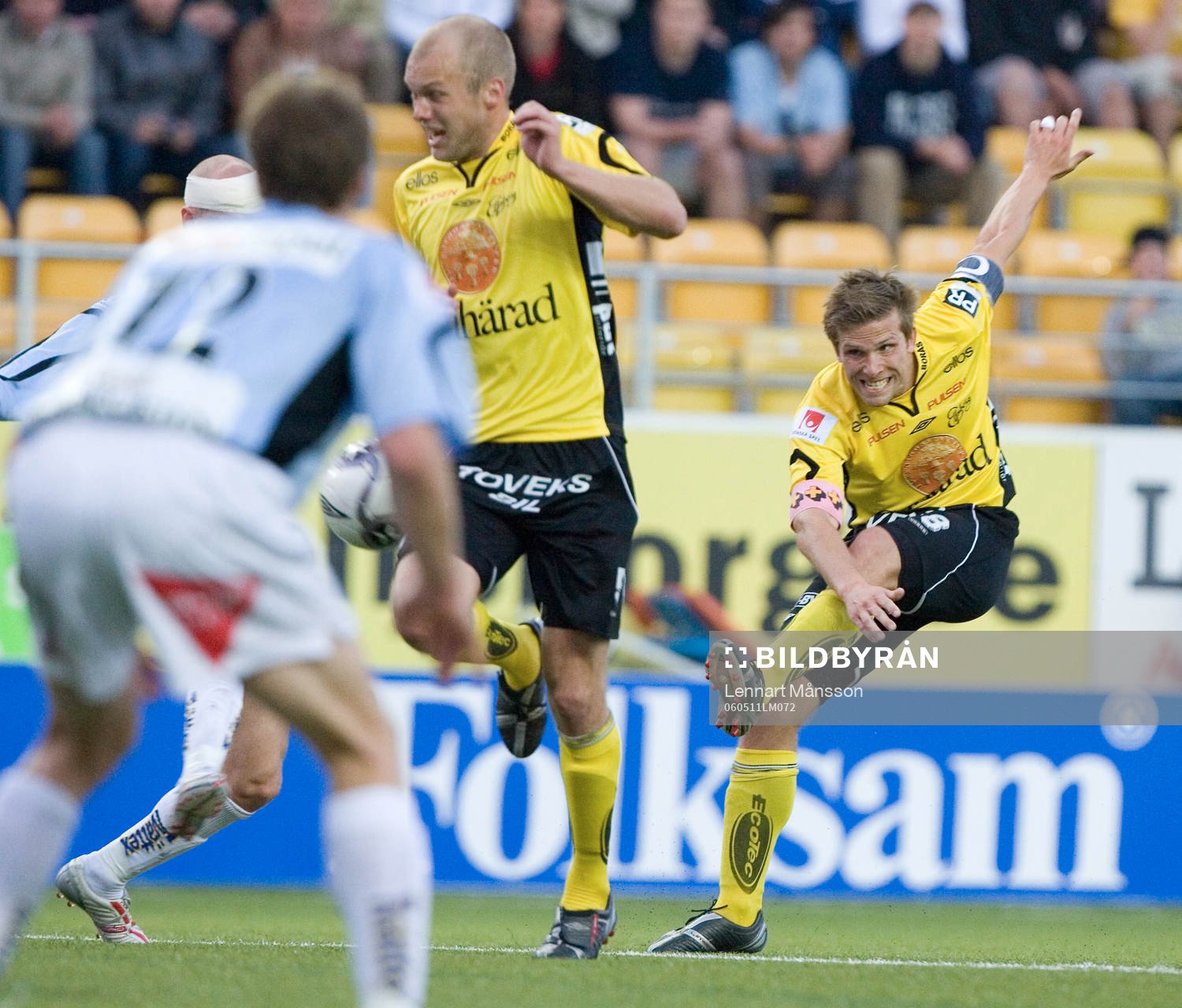  Anders Svensson försöker rervanschera sig för straffmissen, men det blev inga mål denna kväll.