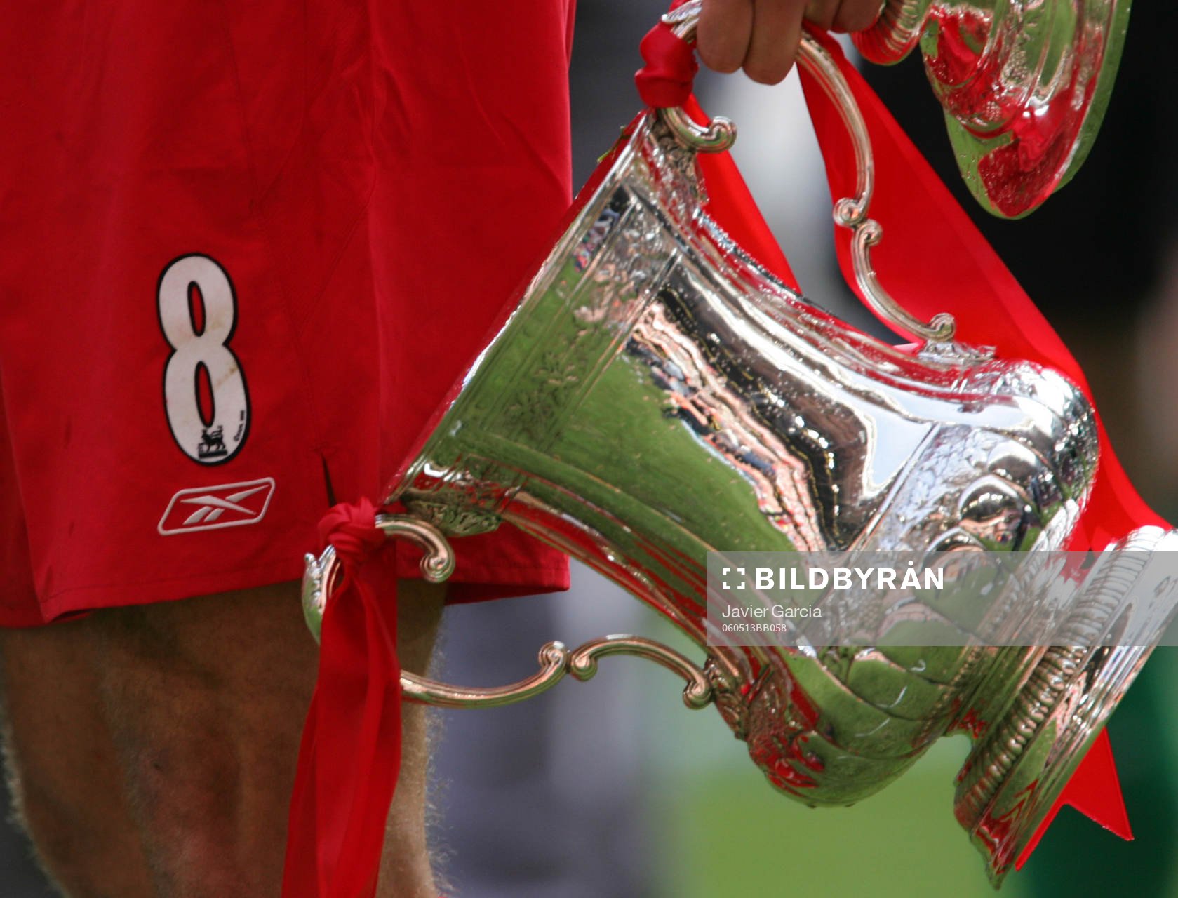 Steven Gerrard, Liverpool med FA Cup Pokalen (Pokal)