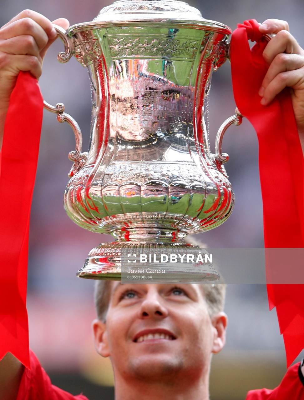 Steven Gerrard, Liverpool med FA Cup Pokalen (Pokal)