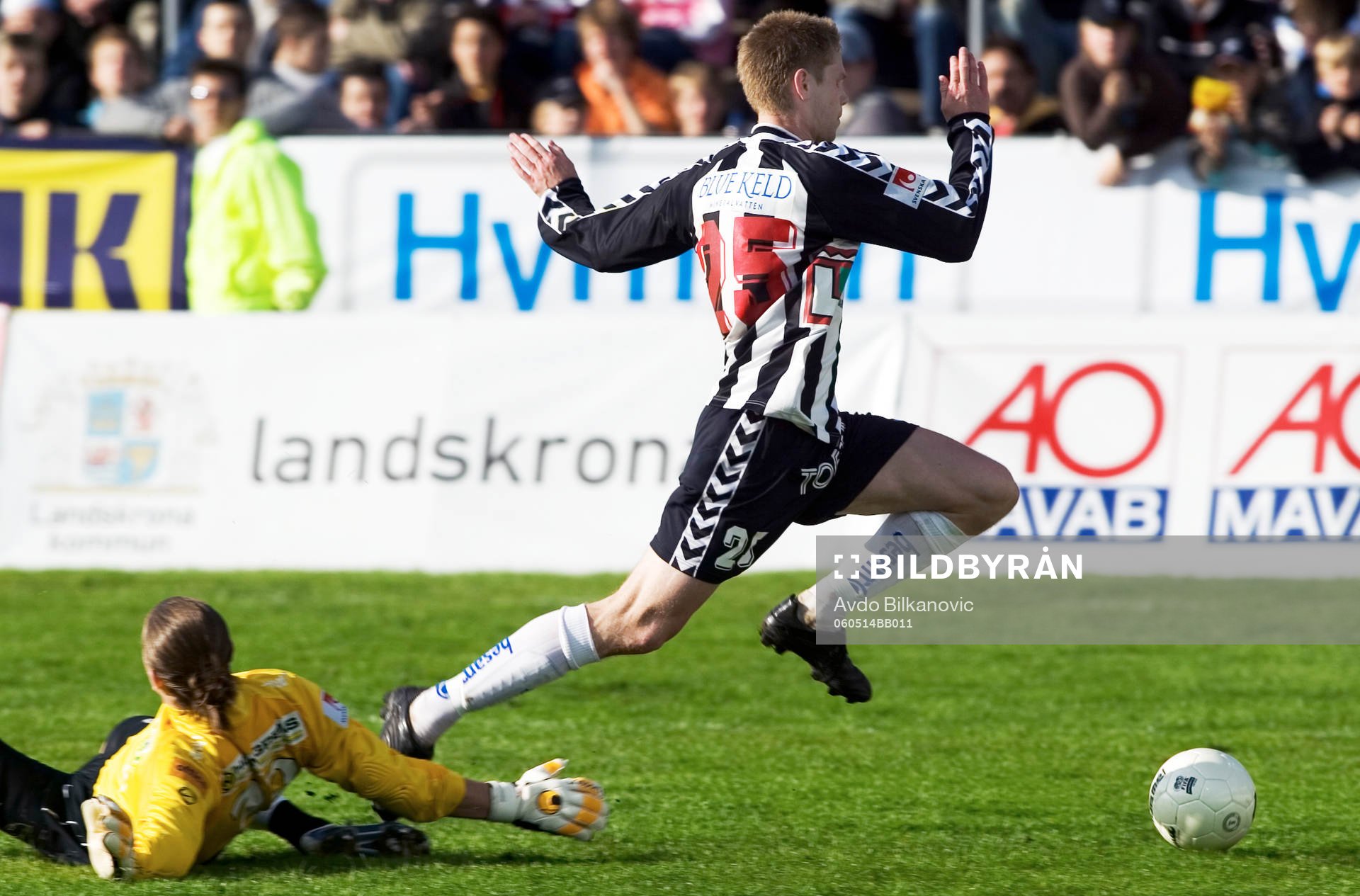 Johan Andersson, Landskrona fälls av Ivo Vazgec,