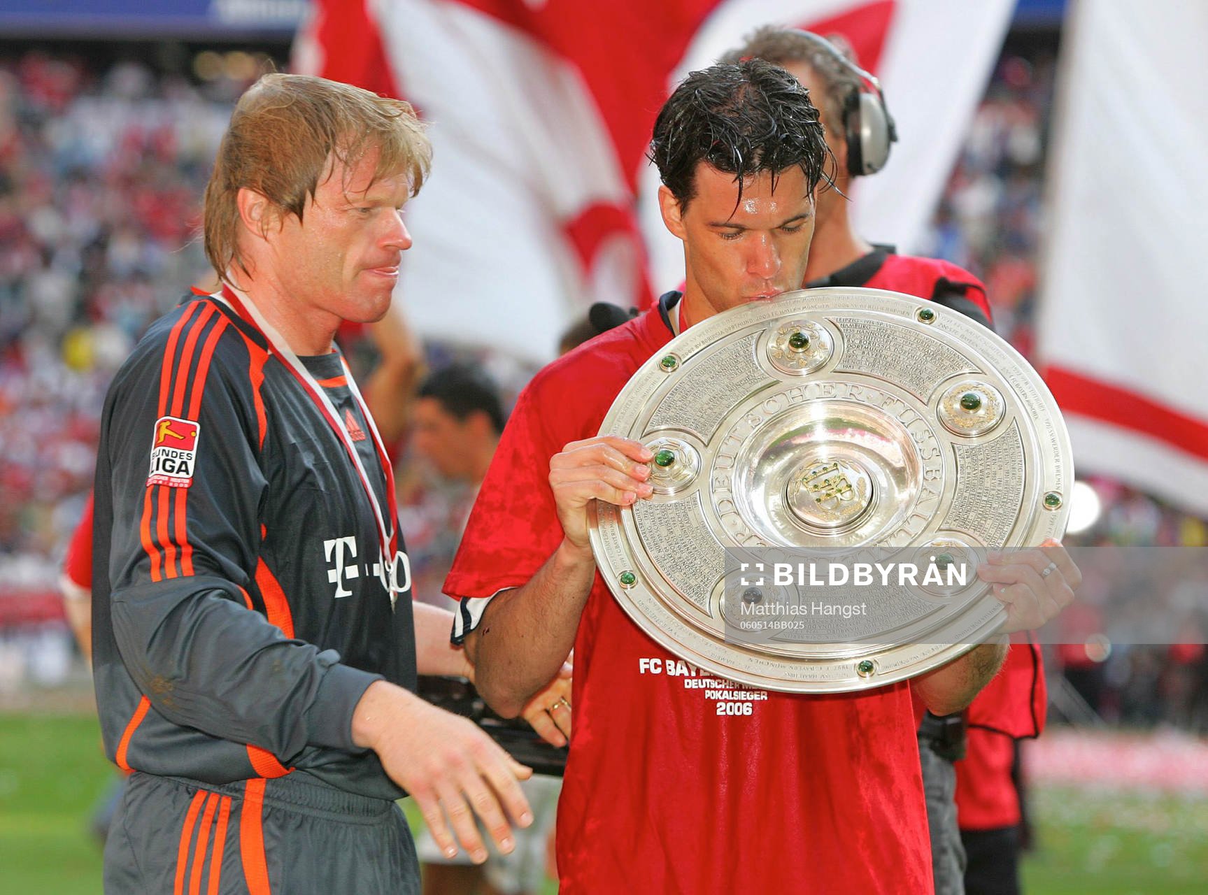  Oliver Kahn och Michael Ballack (Jubel). Pokal, tallrik, platta.