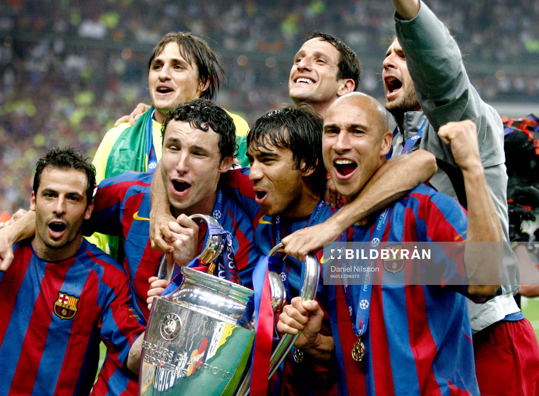 Giuly, Mark Van Bommel, Giovanni Henrik Larsson, jubel med