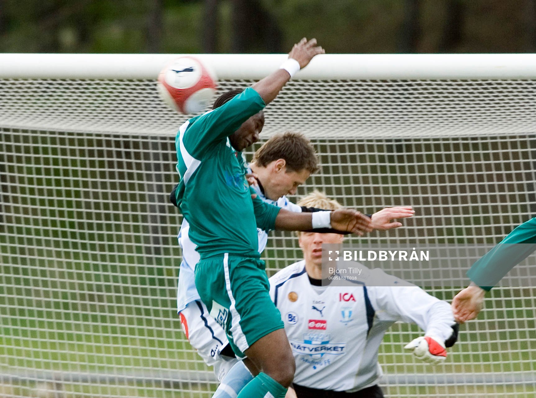  Tamba Yarjah, Väsby nickar in 1-0.   