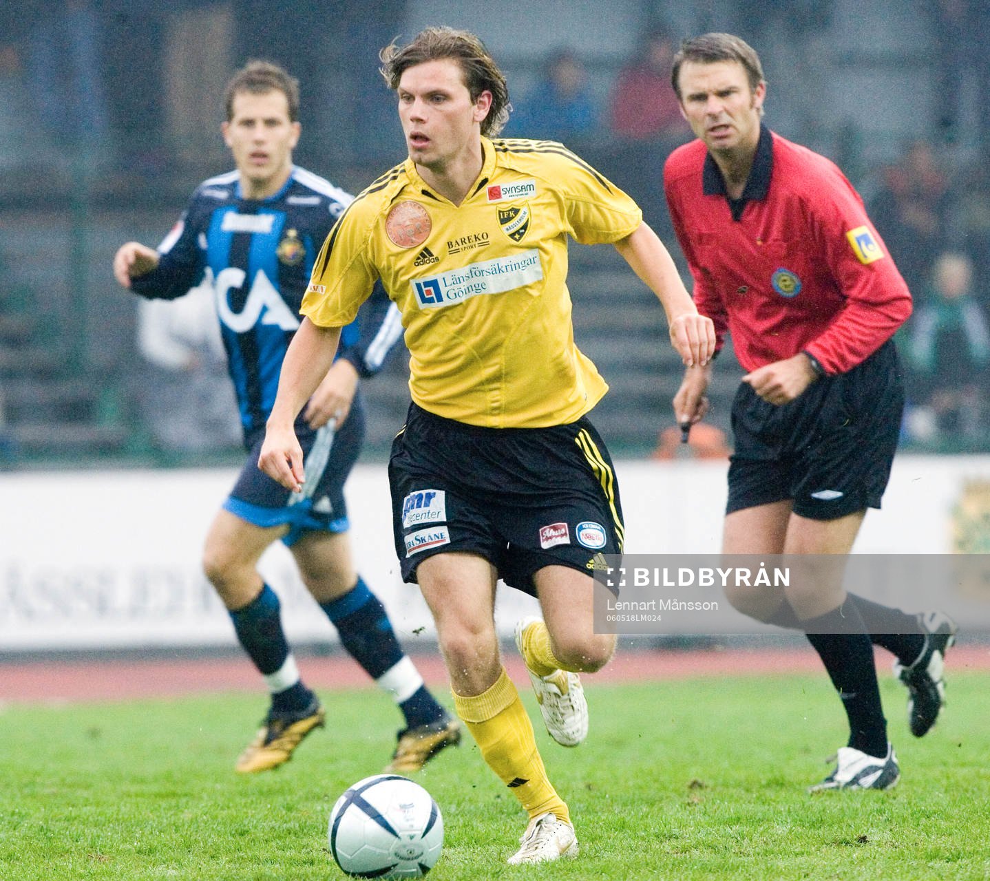 Emil Nilsson, Hässleholm, sprintar ifrån Tobias Hysén,