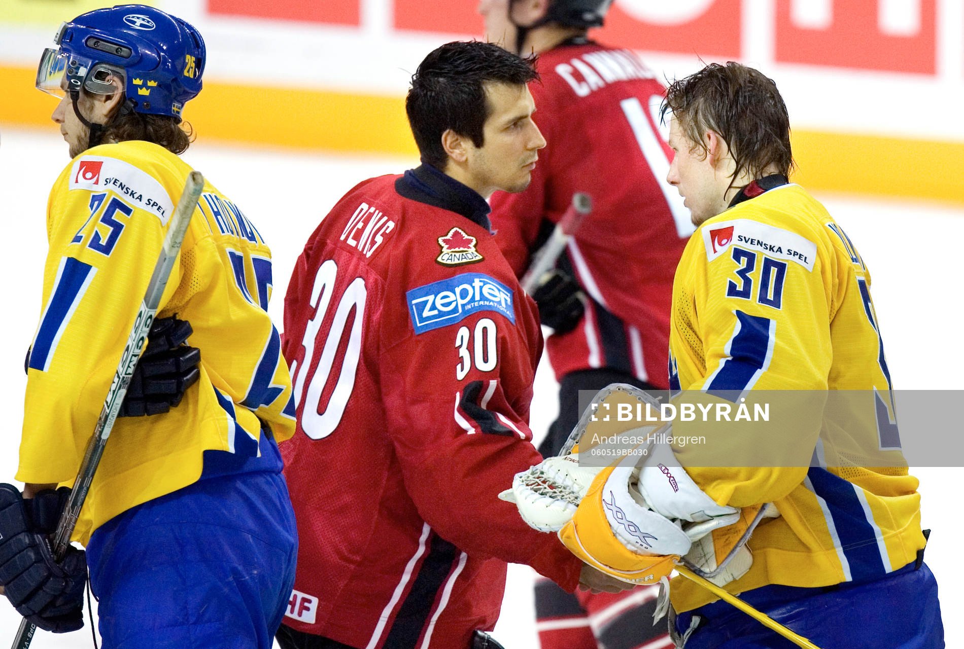 Sverige segrade med 5-4 och är nu vidare till VM-final,