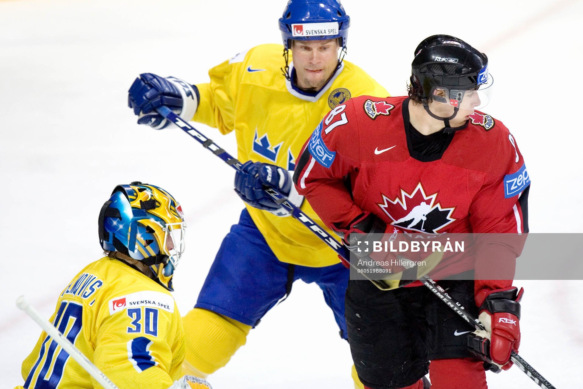 Sverige segrade med 5-4 och är nu vidare till VM-final.