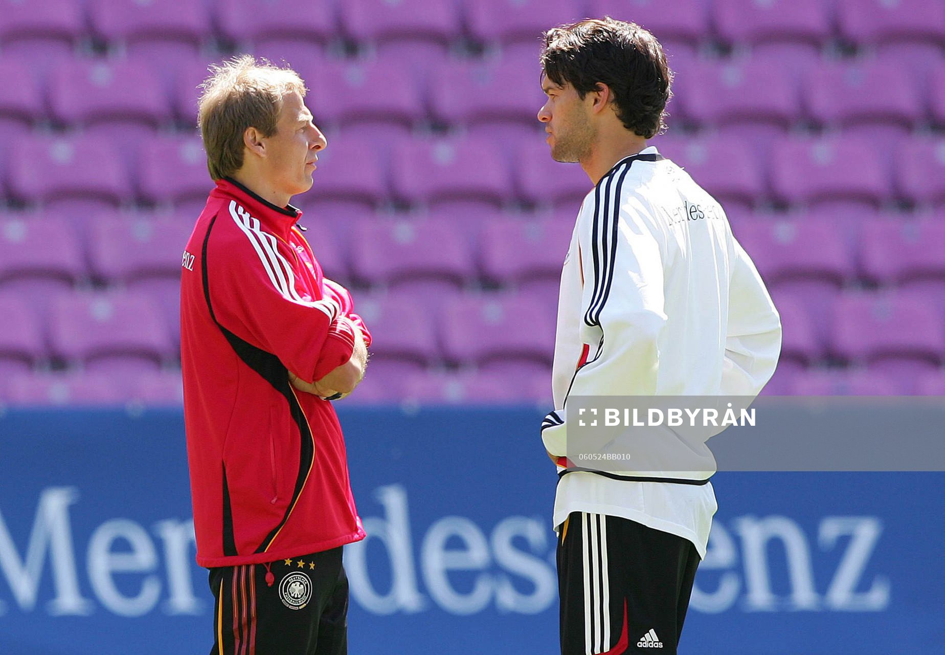 Jürgen Klinsmann förbundskapten och Michael Ballack