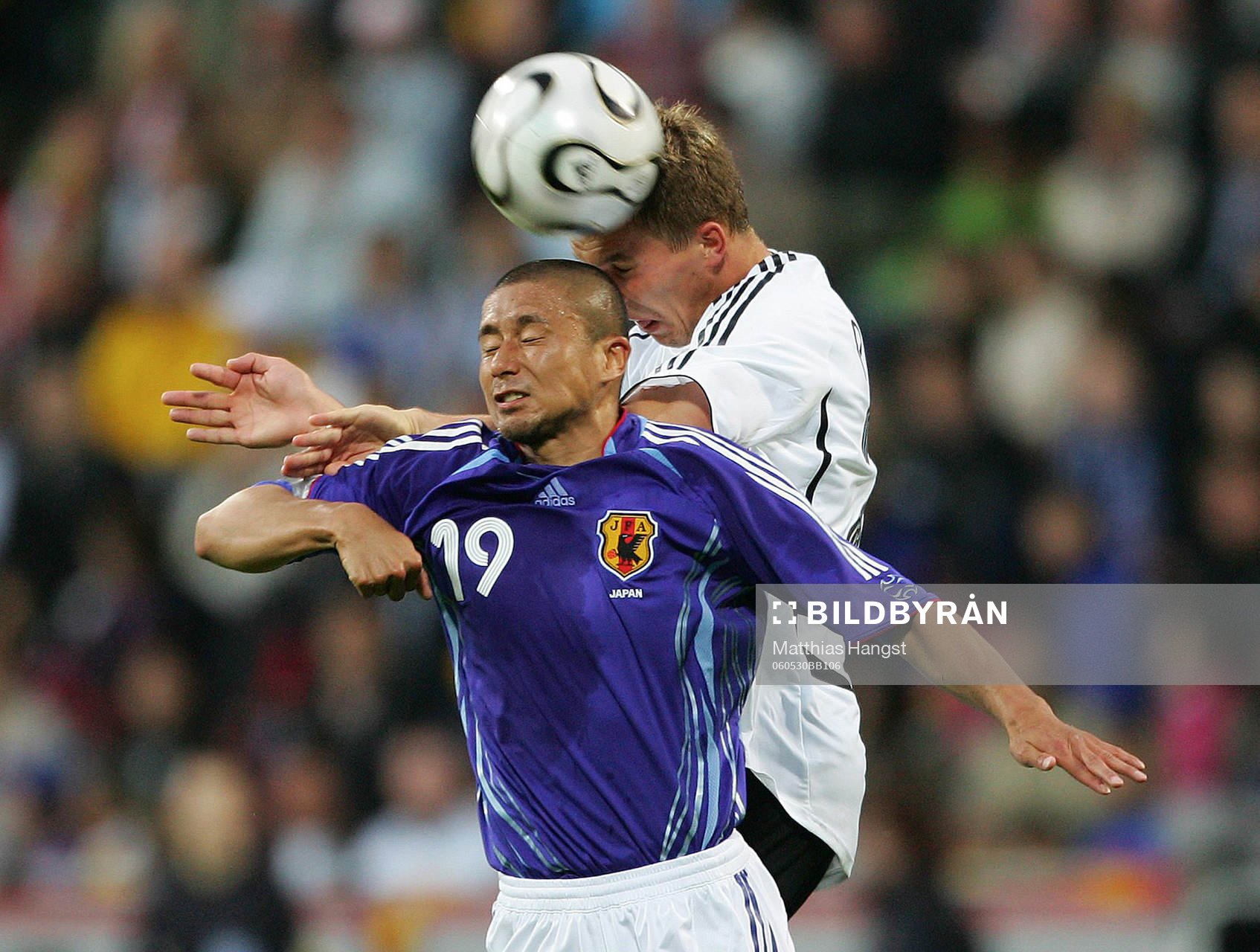 Lukas Podolski, Tyskland och Keisuke Tsuboi, Japan