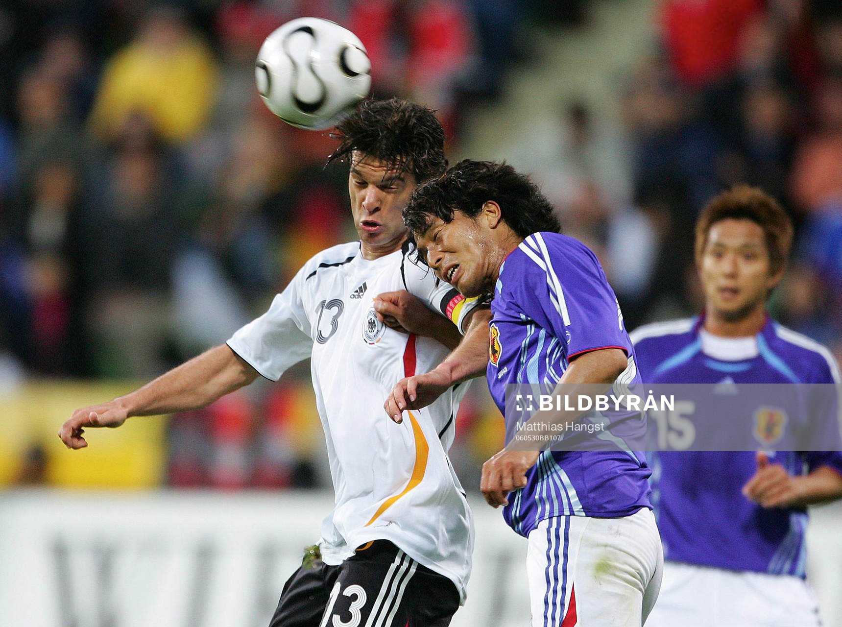 Michael Ballack, Tyskland och Yuji Nakazawa, Japan
