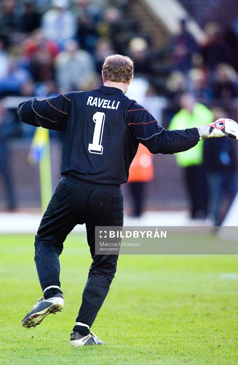 Thomas Ravelli, målvakt gör sin dans