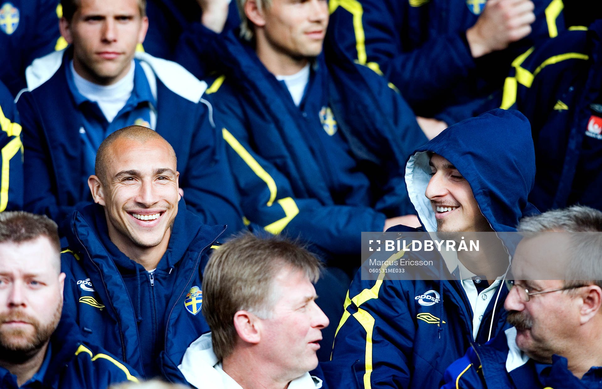Henrik Larsson och Zlatan Ibrahimovic skrattar och skämtar