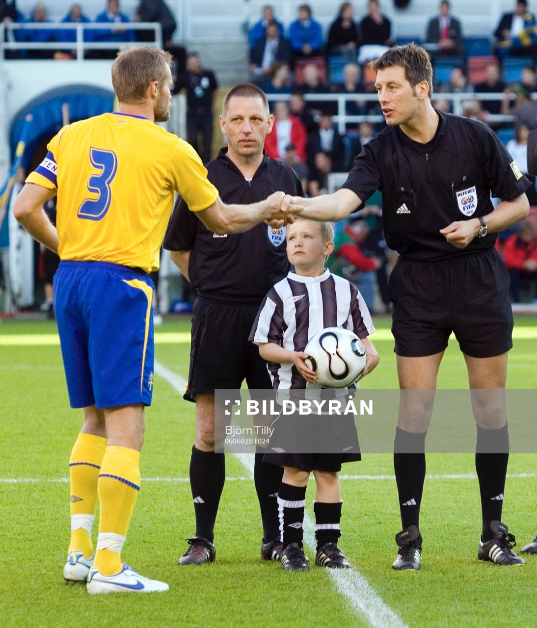 Matchboll, domare, Olof Mellberg