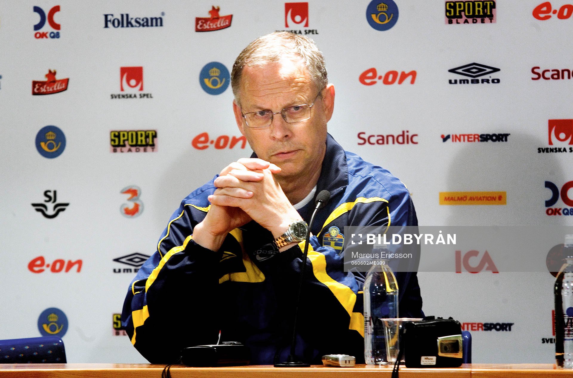 Lars Lagerbäck, Förbundskapten började presskonferensen