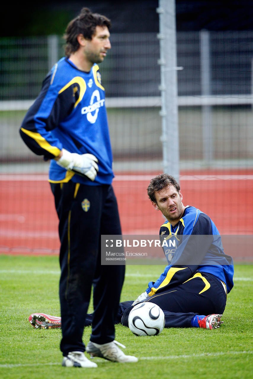 Rami Shaaban och Andreas Isaksson, (målvakt)