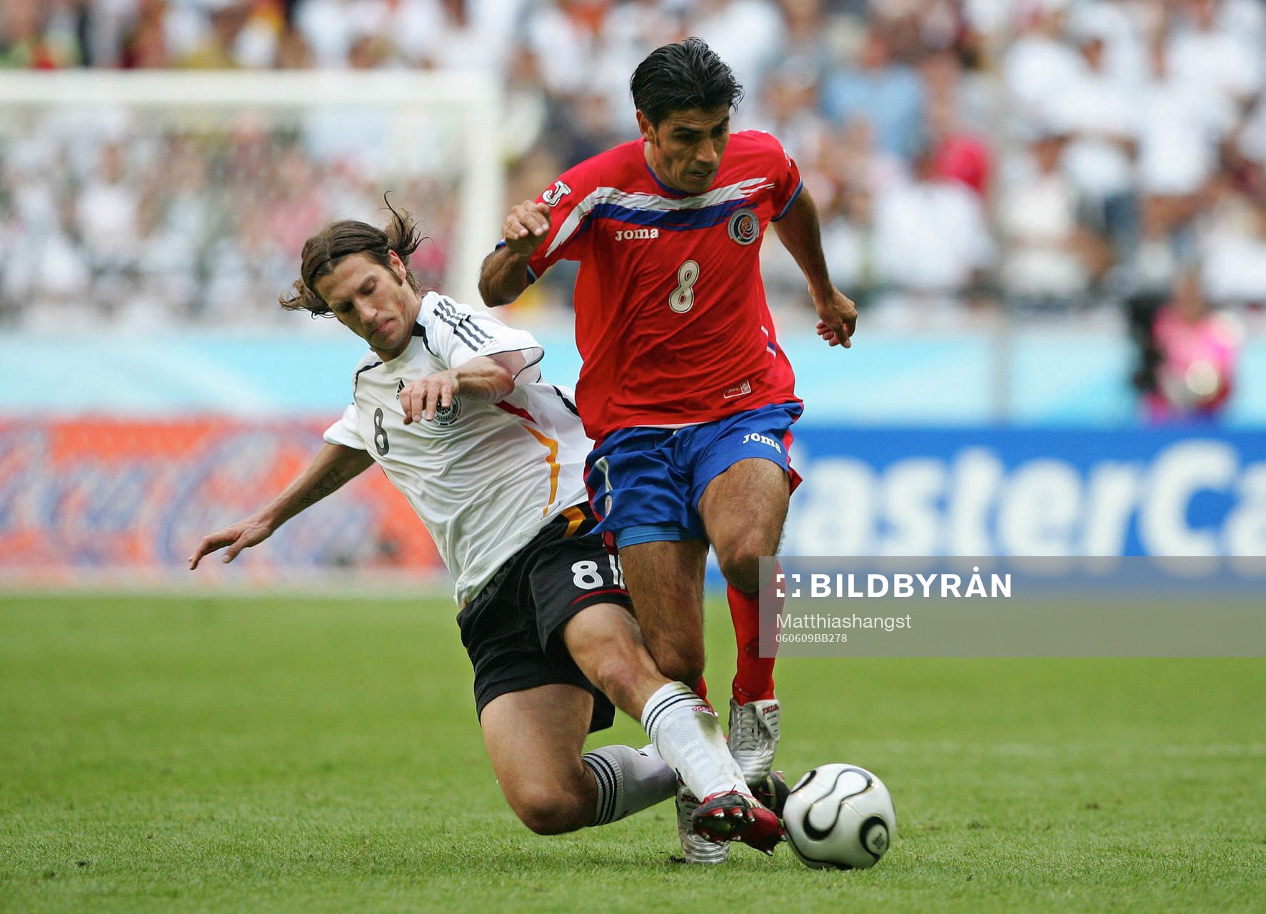 Torsten Frings, Tyskland och Mauricio Solis, Costa Rica