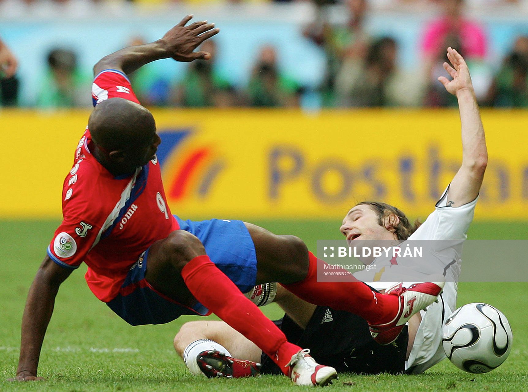 Paulo Wanchobe, Costa Rica och Torsten Frings, Tyskland