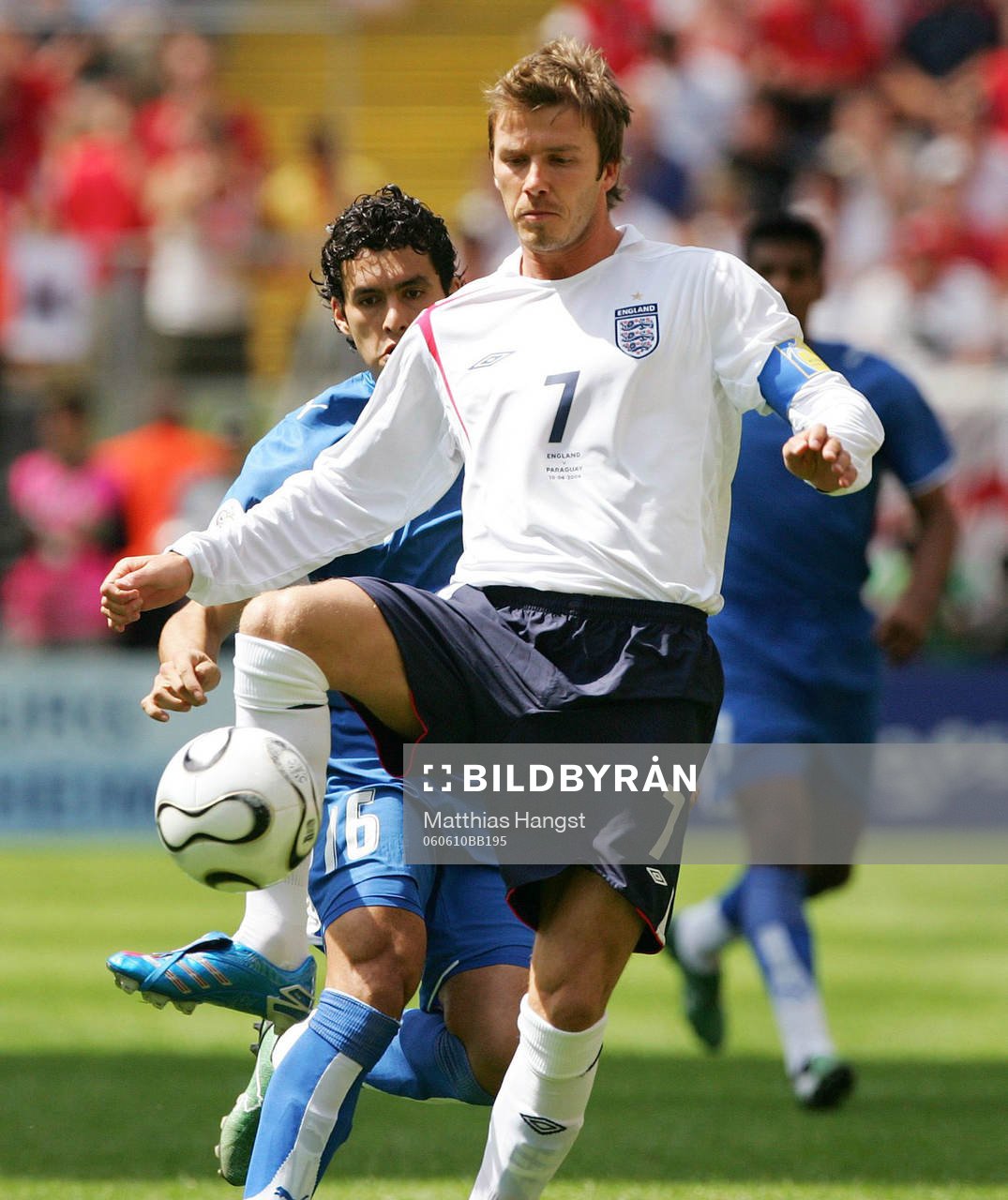 David Beckham,  England och Cristian Riveros, Paraguay