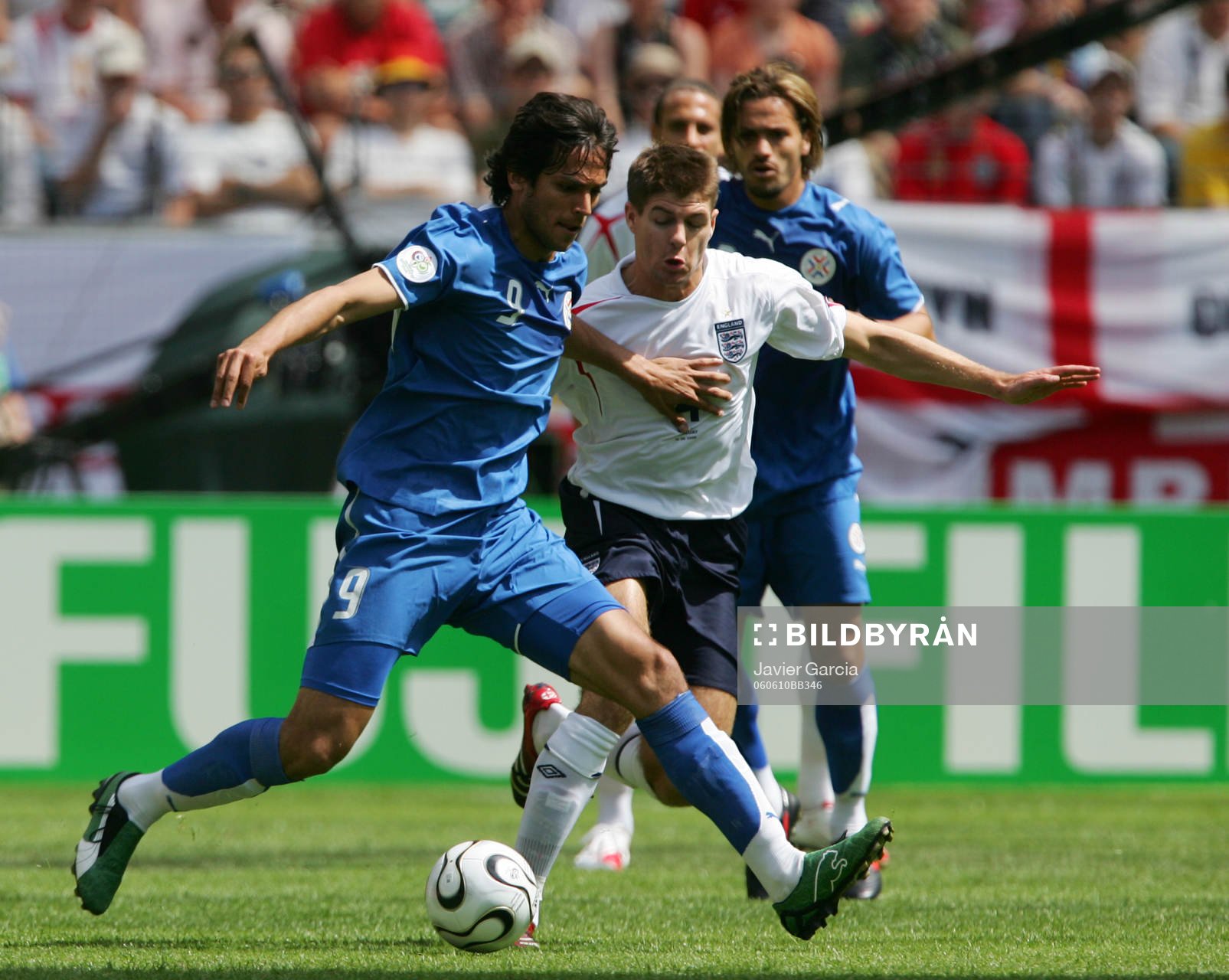Steven Gerrard,  England och Roque Santa Cruz, Paraguay