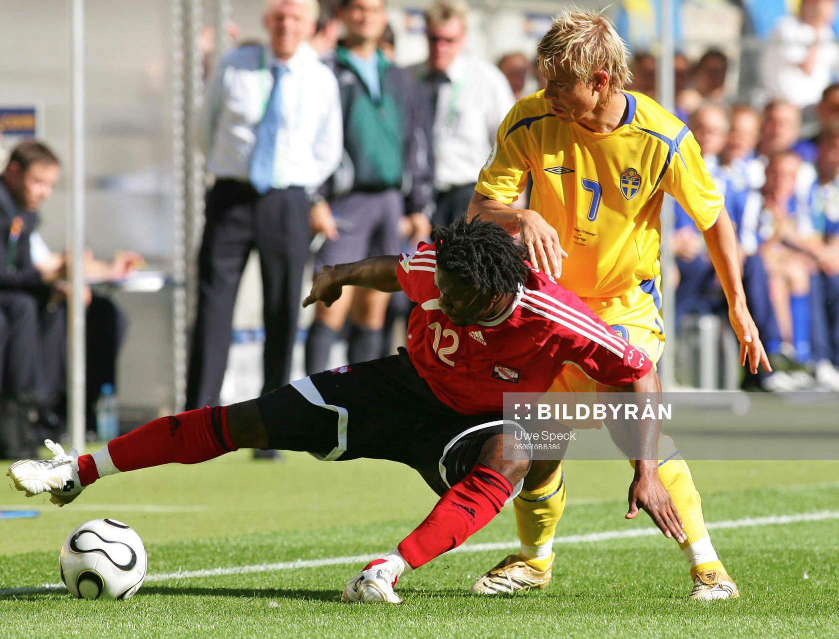 Collin Samuel, Trinidad och Niclas Alexandersson, Sverige